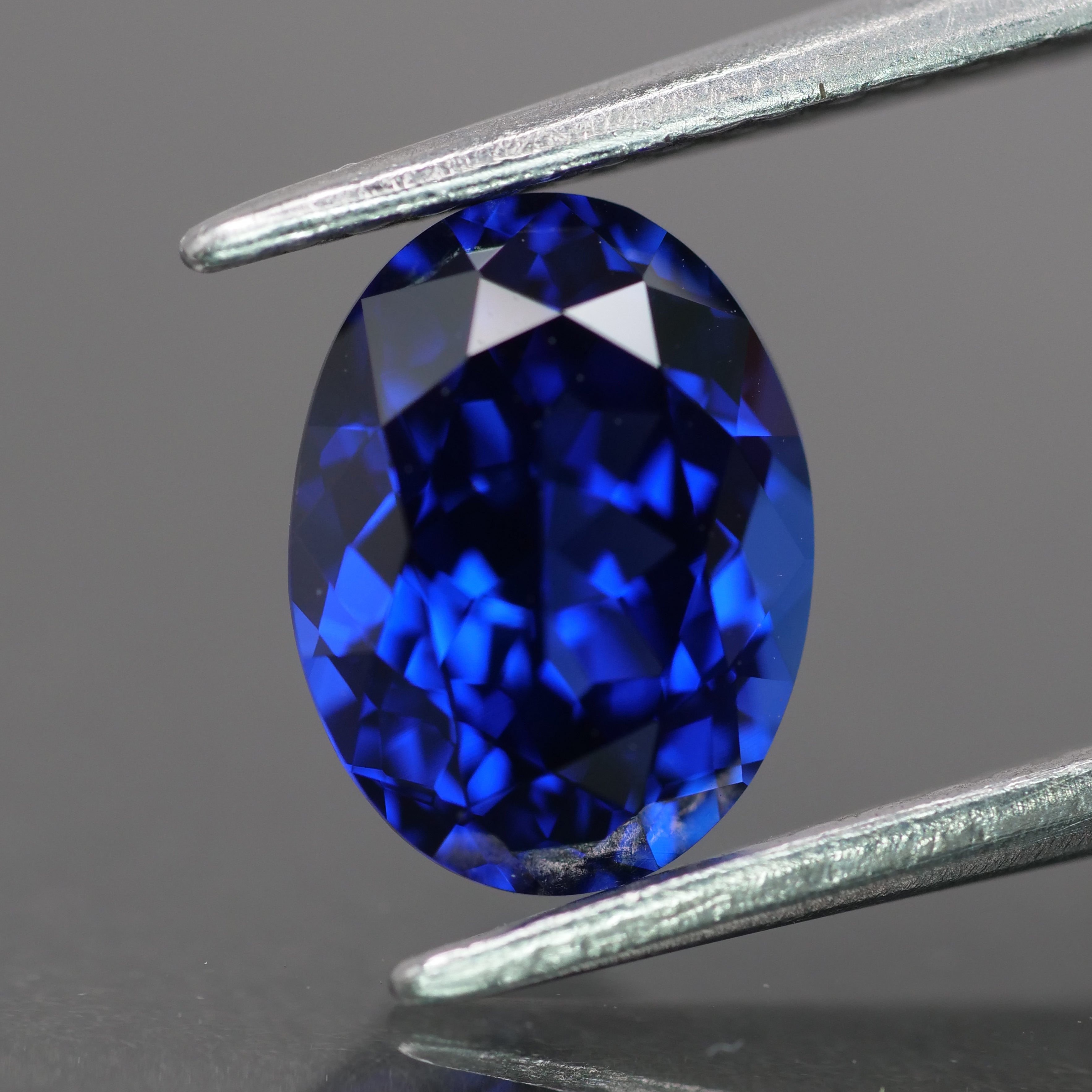 Sapphire | Royal Blue color, lab-grown, oval-cut, 8x6mm, 1.8ct - Eden Garden Jewelry™