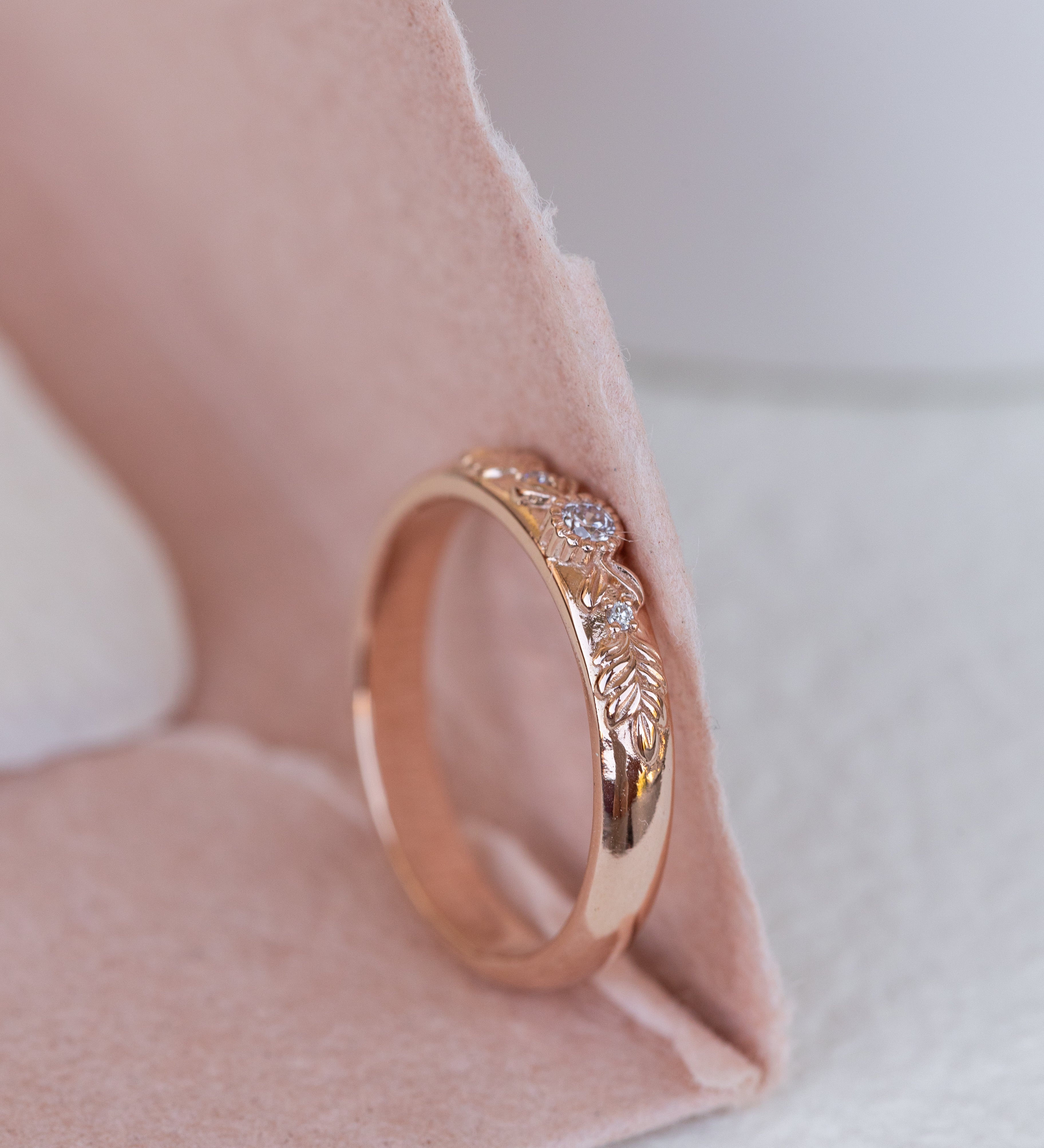 READY TO SHIP: Rose gold wreath wedding band with three lab grown diamonds, AVAILABLE RING SIZES 5.5US - Eden Garden Jewelry™