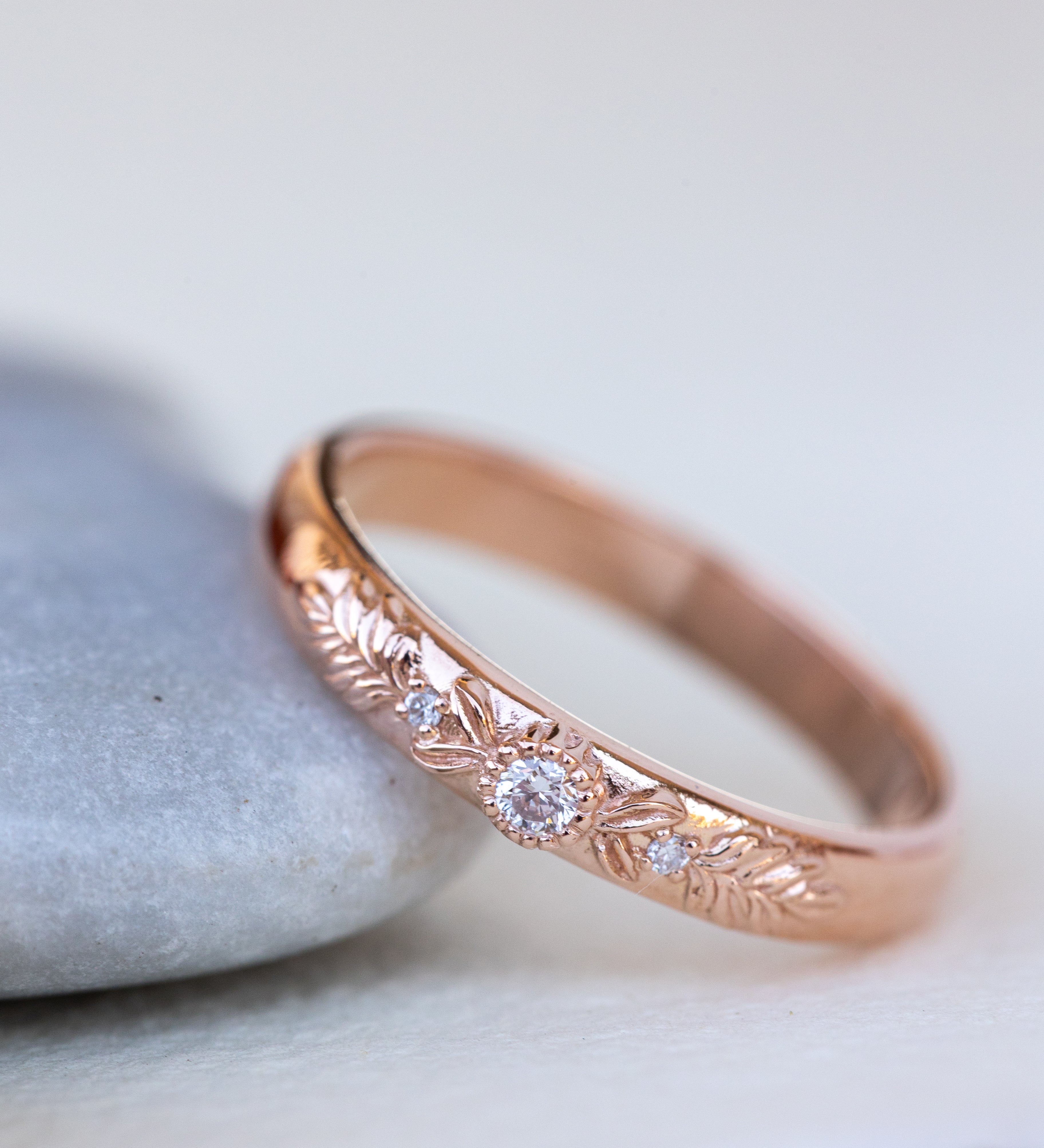 READY TO SHIP: Rose gold wreath wedding band with three lab grown diamonds, AVAILABLE RING SIZES 5.5US - Eden Garden Jewelry™