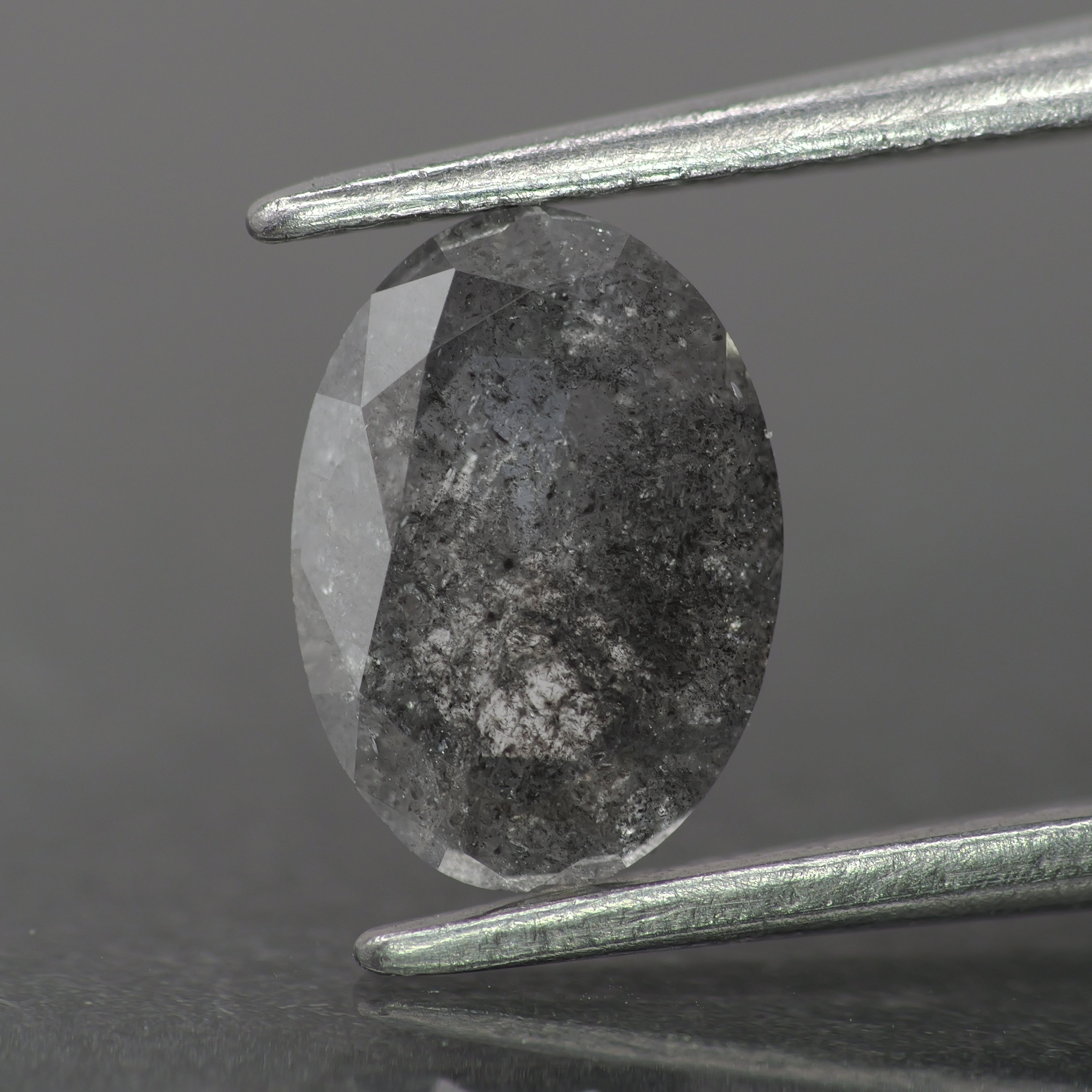 Salt & Pepper diamond | natural, oval-cut, 8x6mm, 0.95ct - Eden Garden Jewelry™