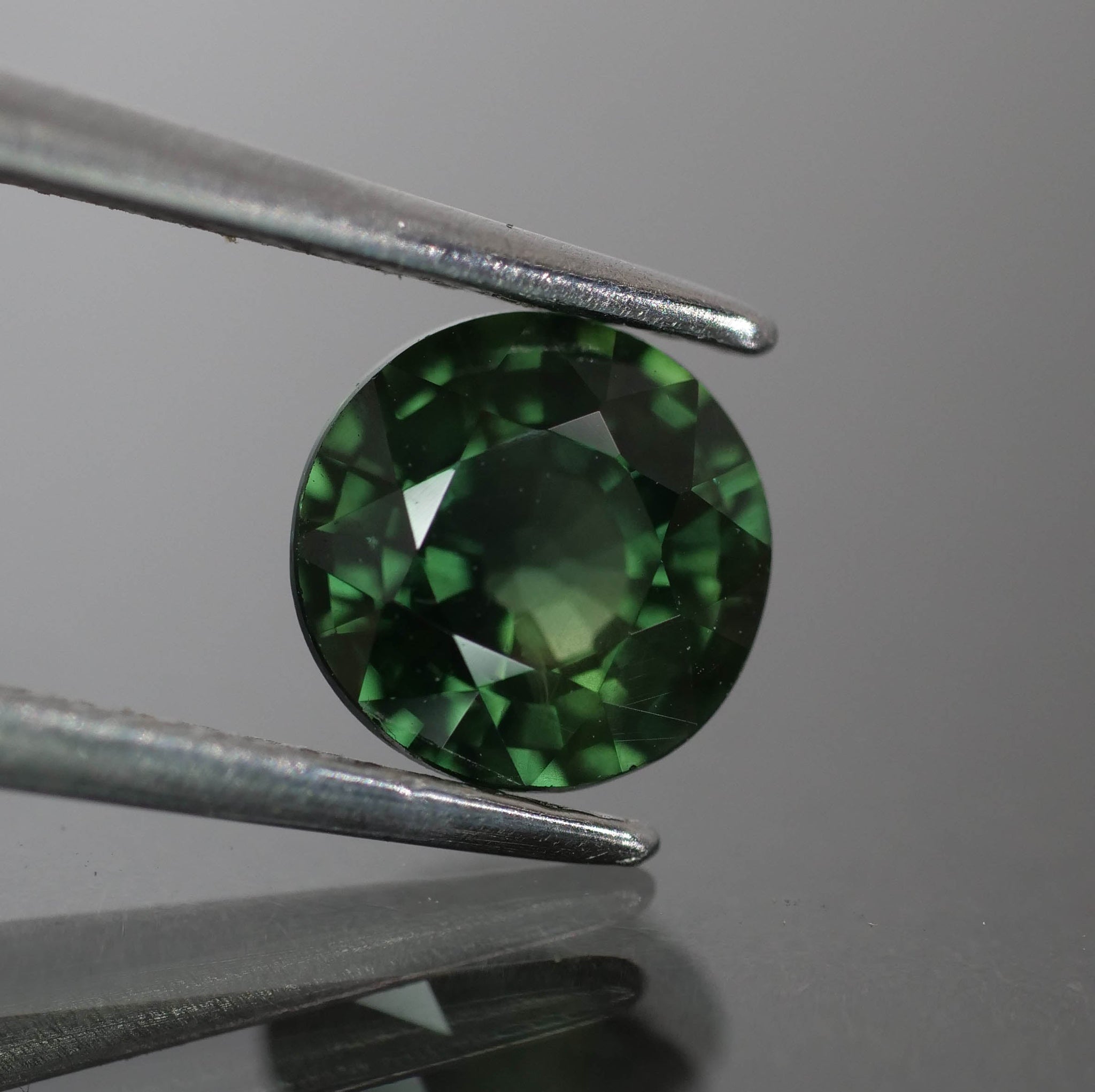 Sapphire | natural, deep green, round cut 6mm, 1 ct, Thailand - Eden Garden Jewelry™