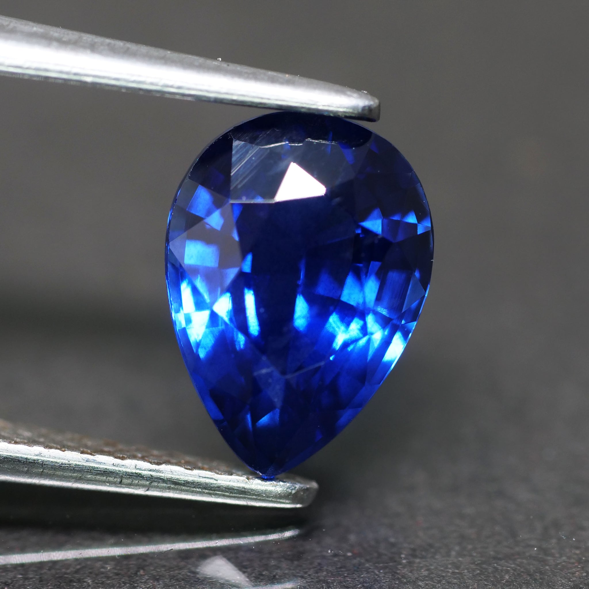Royal Blue Sapphire | natural, pear cut 9x6.5 mm, VS, 1.80 ct - Eden Garden Jewelry™