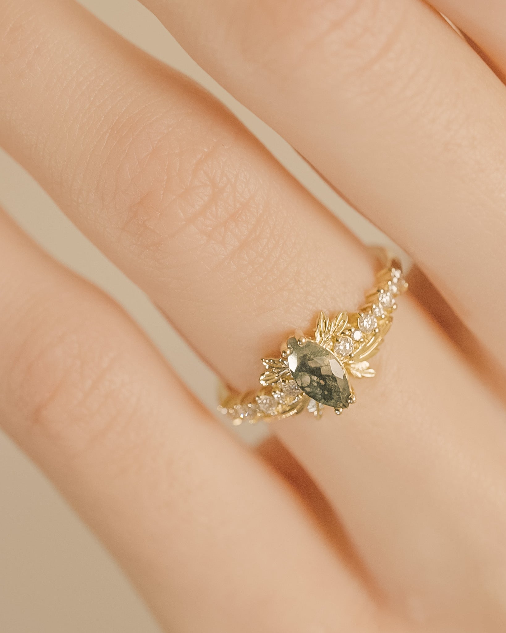 Alternative engagement ring with moss agate and gold leaf design / Verbena - Eden Garden Jewelry™