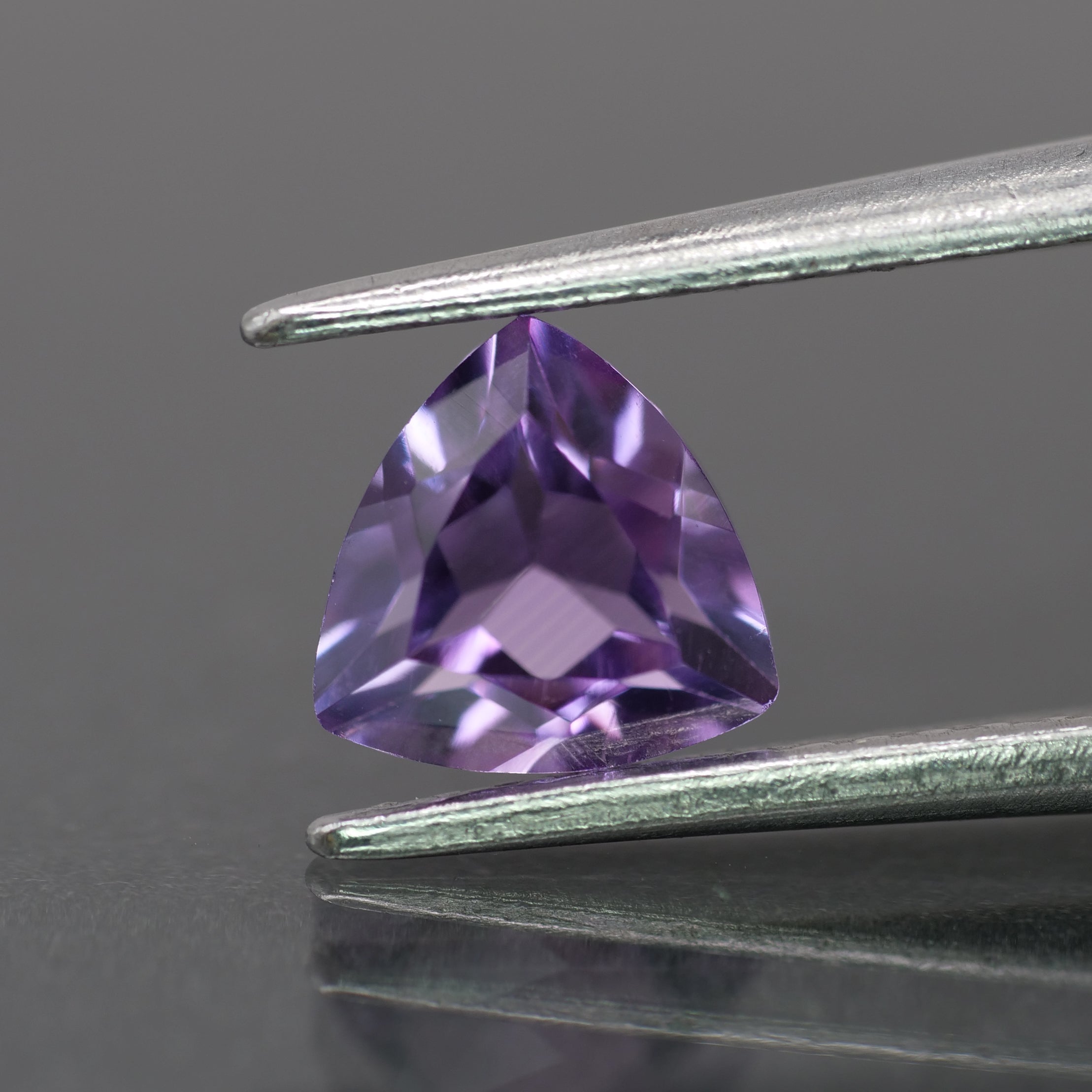 Amethyst | natural, trillion-cut, purple, 6mm, 0.7ct, Brasil - Eden Garden Jewelry™