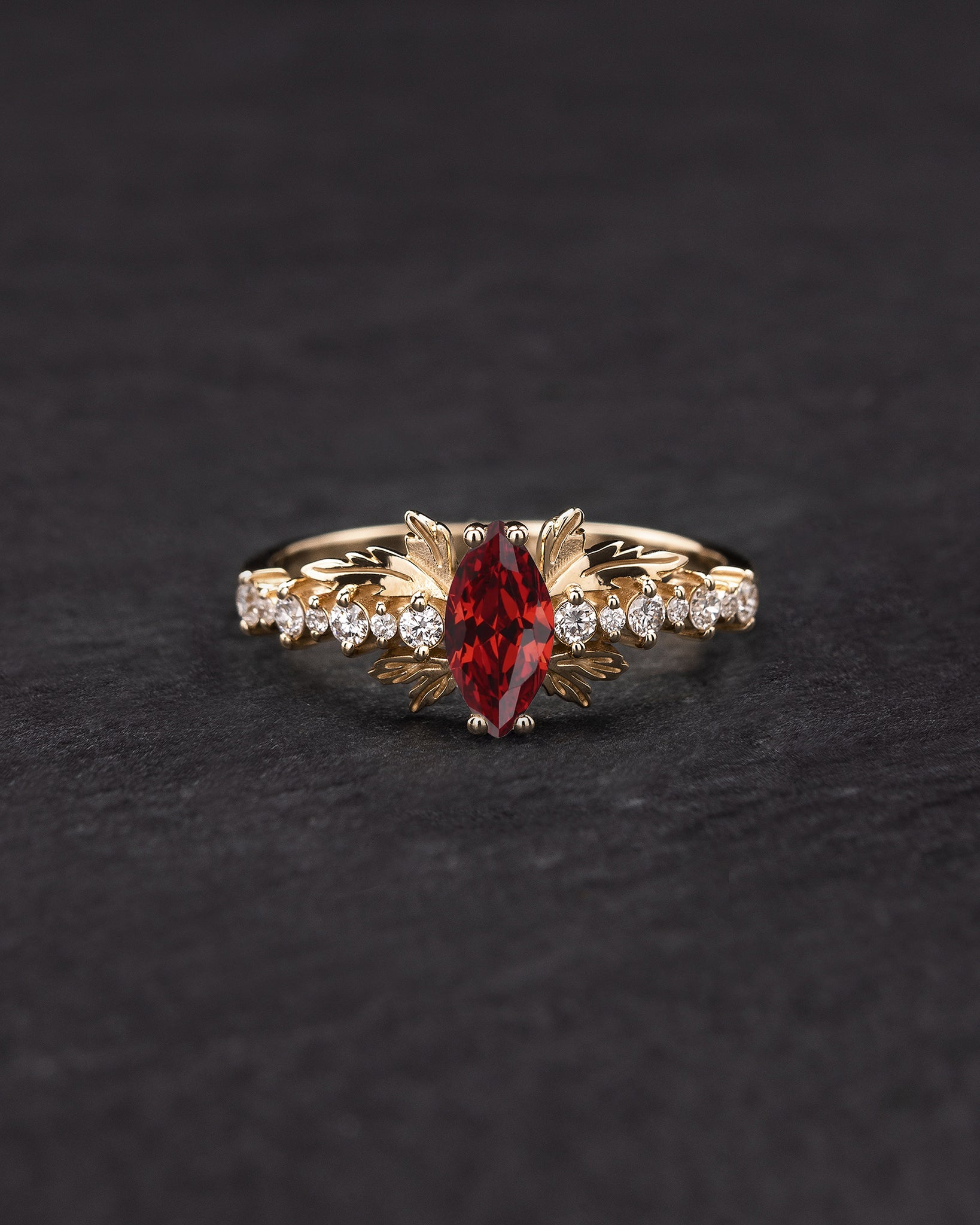 Garnet engagement ring with diamonds / Verbena