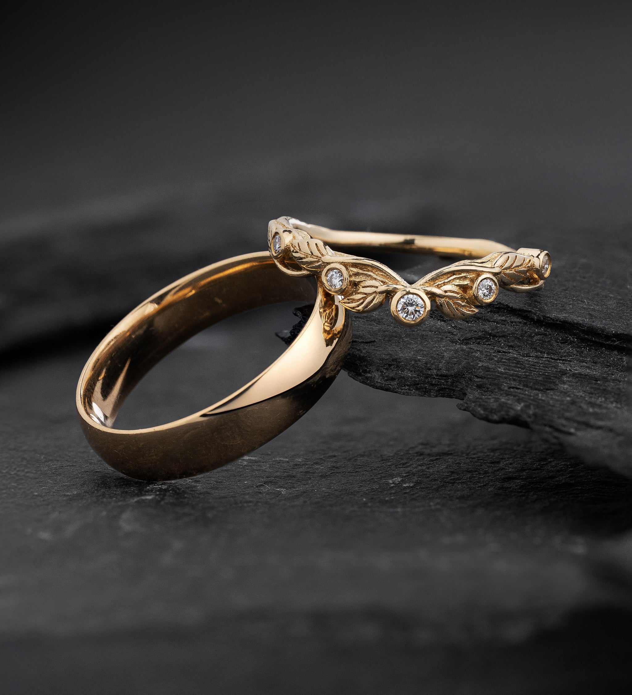 Wedding Bands Set for Couples: Classic Ring & Wreath Ring with Diamonds for her - Eden Garden Jewelry™