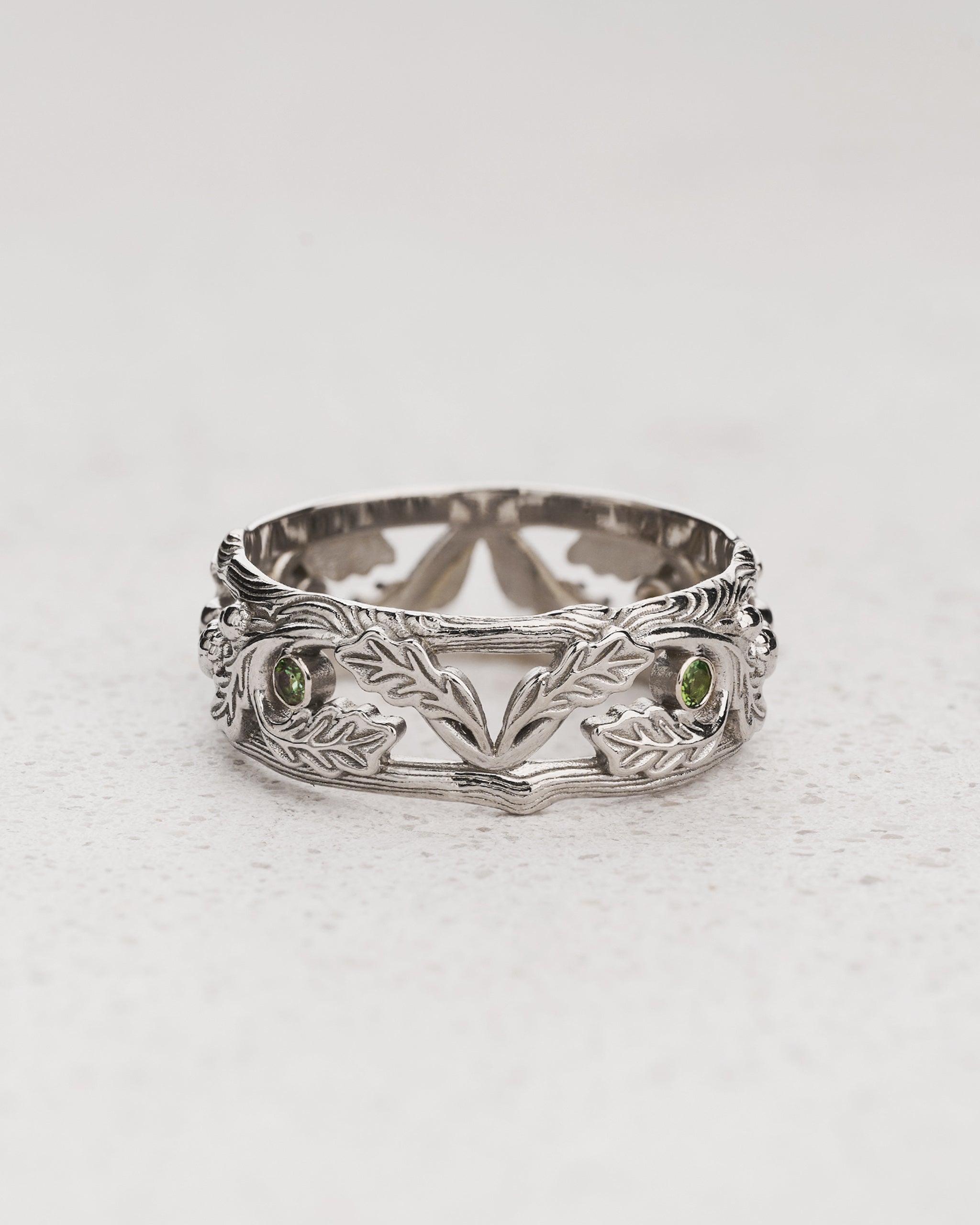 READY TO SHIP Oak leaves wedding band with green tourmalines, AVAILABLE RING SIZE: 11 US - Eden Garden Jewelry™