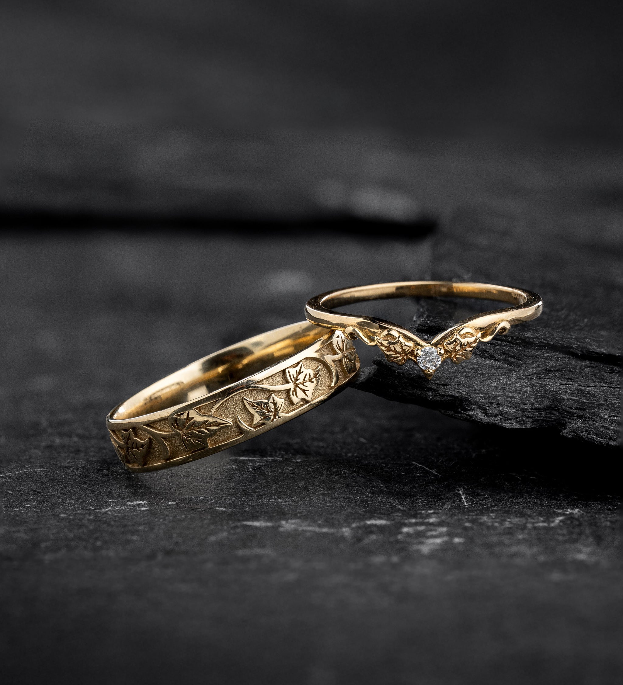 Wedding rings set: 5mm wide ivy band and Ariadne matching ring with diamond - Eden Garden Jewelry™