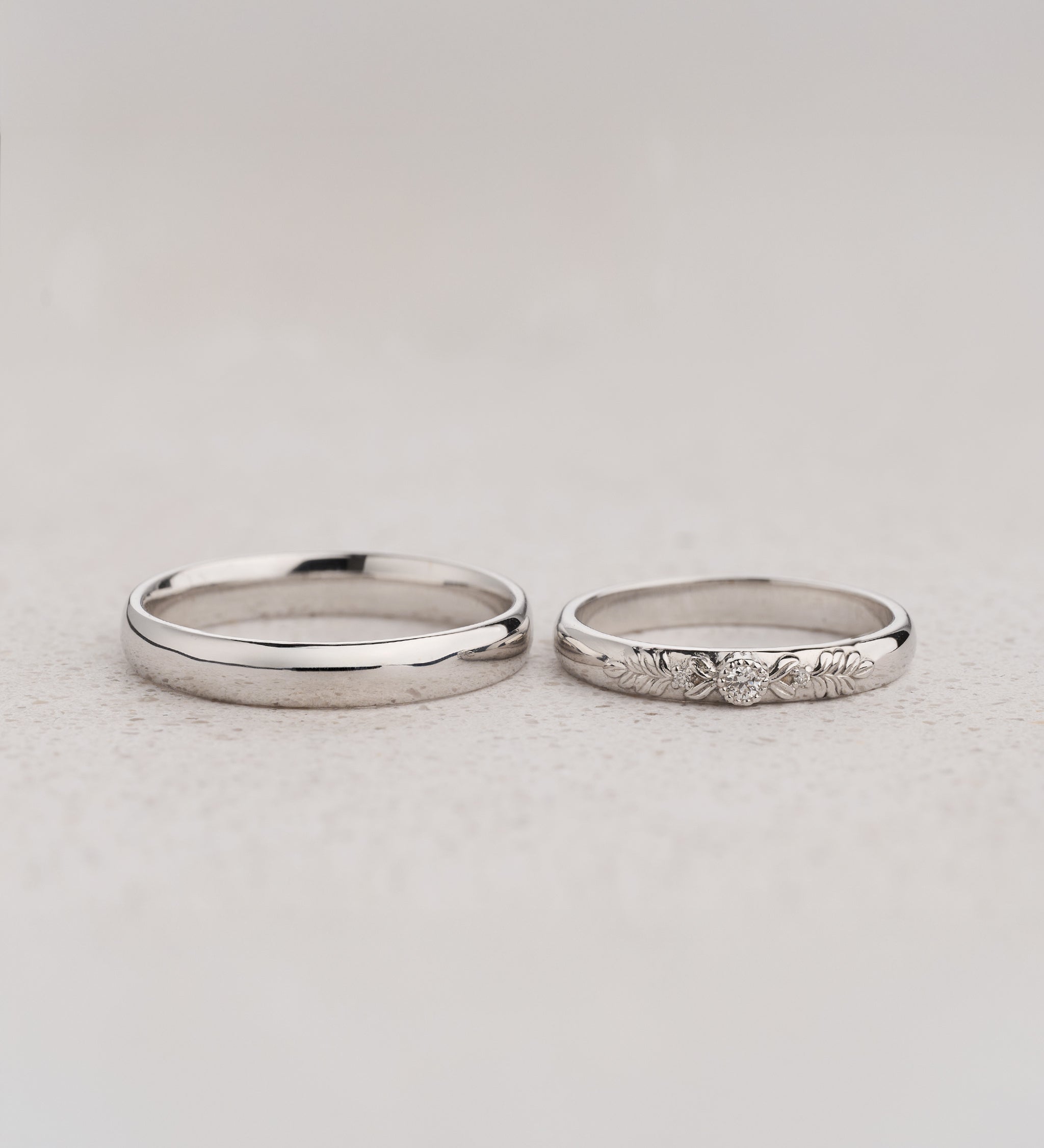 Wreath Wedding Band with Diamonds & Classic 4 mm Wedding Band / Set for a Couple - Eden Garden Jewelry™