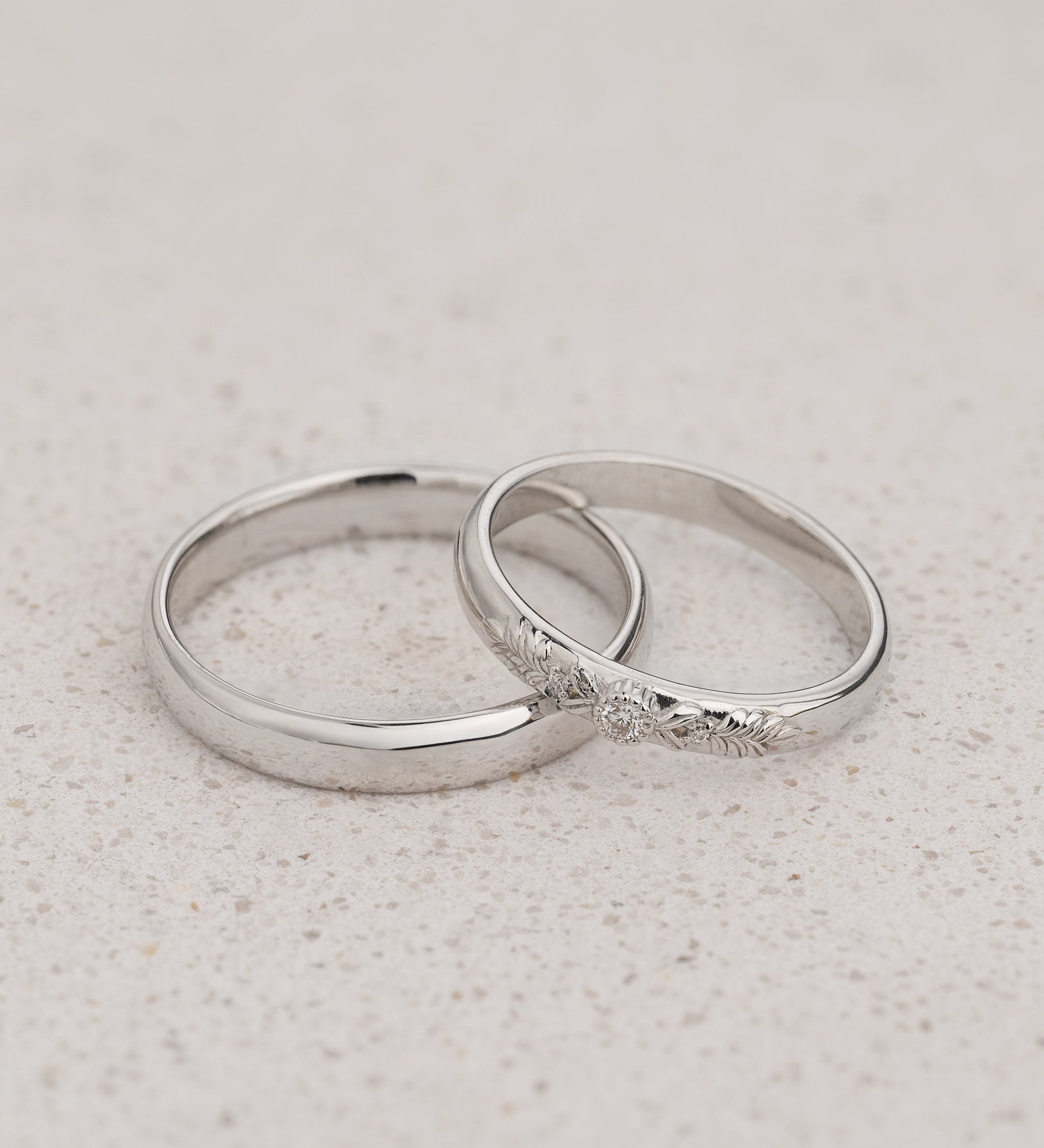 Wreath Wedding Band with Diamonds & Classic 4 mm Wedding Band / Set for a Couple - Eden Garden Jewelry™