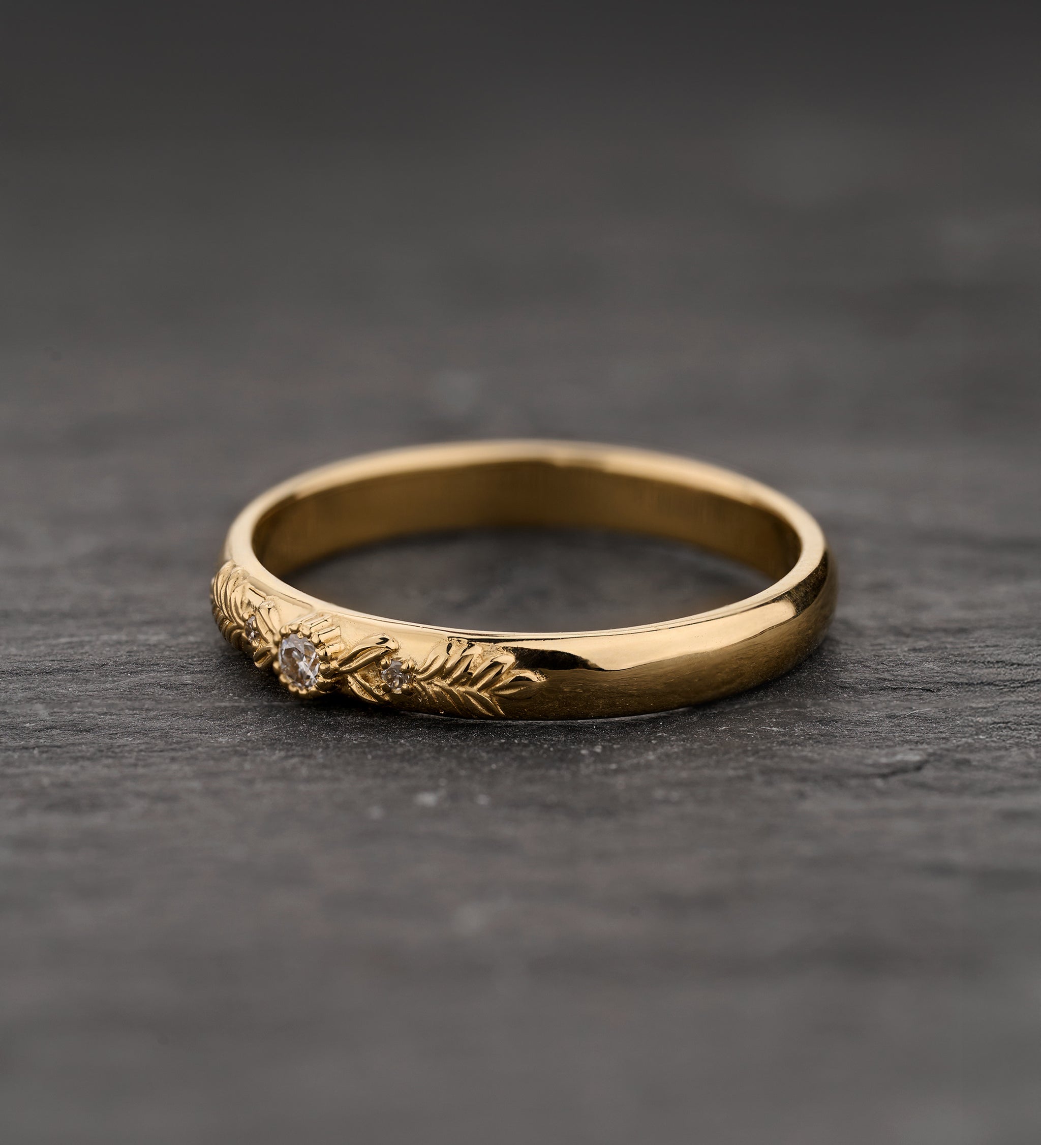 READY TO SHIP Yellow gold wreath wedding band with three lab grown diamonds, AVAILABLE RING SIZE 8US - Eden Garden Jewelry™