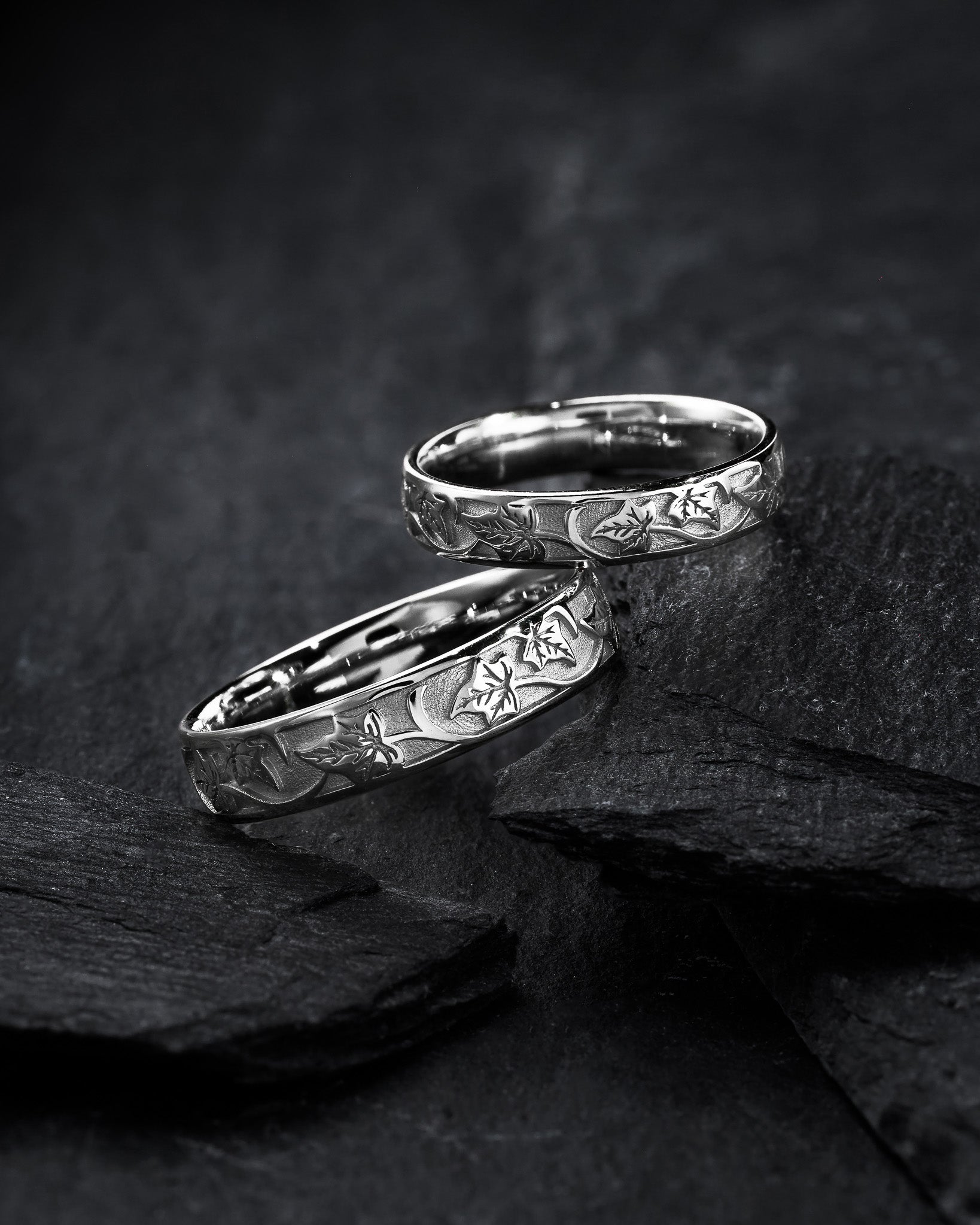 Ivy leaf pattern wedding bands set - Eden Garden Jewelry™