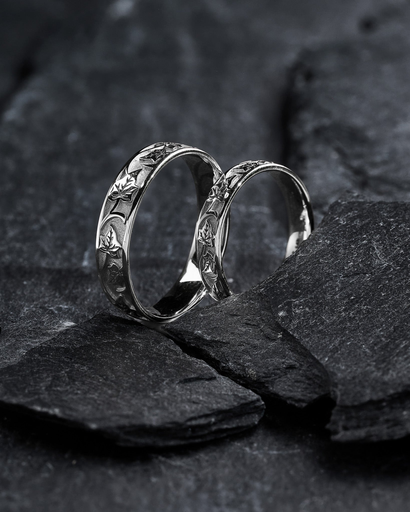 Ivy leaf pattern wedding bands set - Eden Garden Jewelry™
