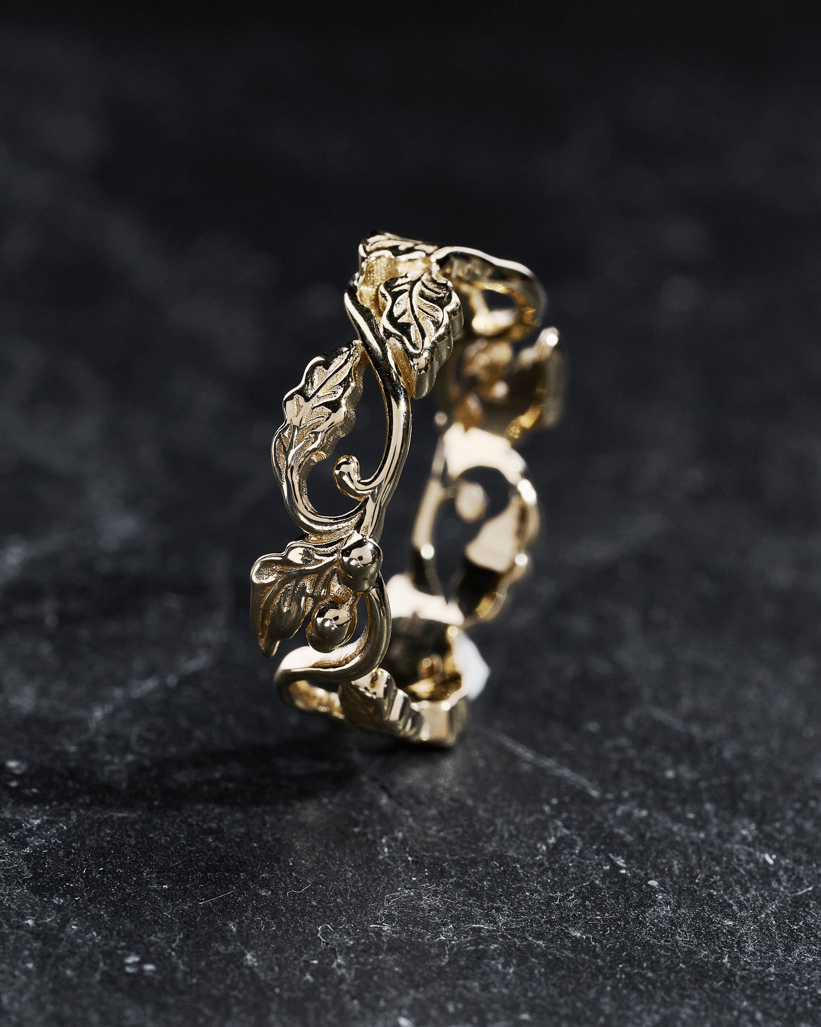 Oak leaves and swirls wedding band - Eden Garden Jewelry™