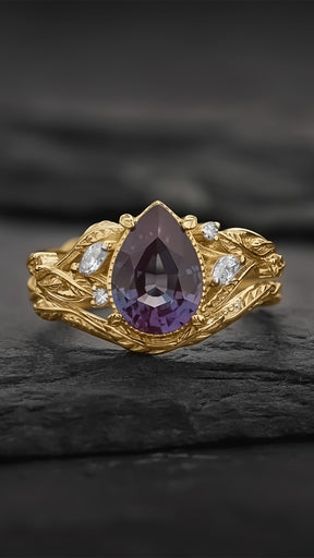Pear alexandrite leaf bridal ring set, engagement ring set with colour changing gemstone / Patricia - Eden Garden Jewelry™