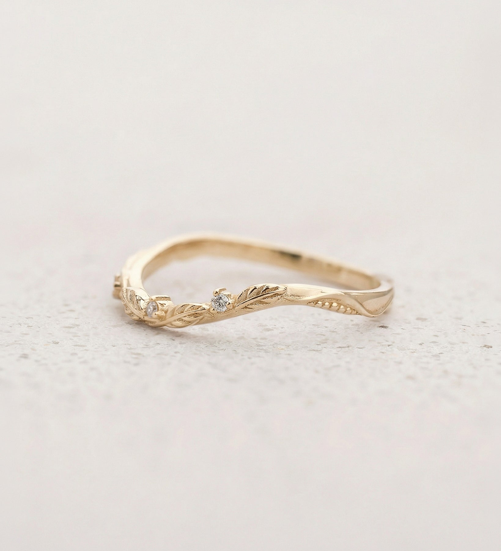 Curved Wedding Band with Diamonds & Leaves / Patricia - Eden Garden Jewelry™