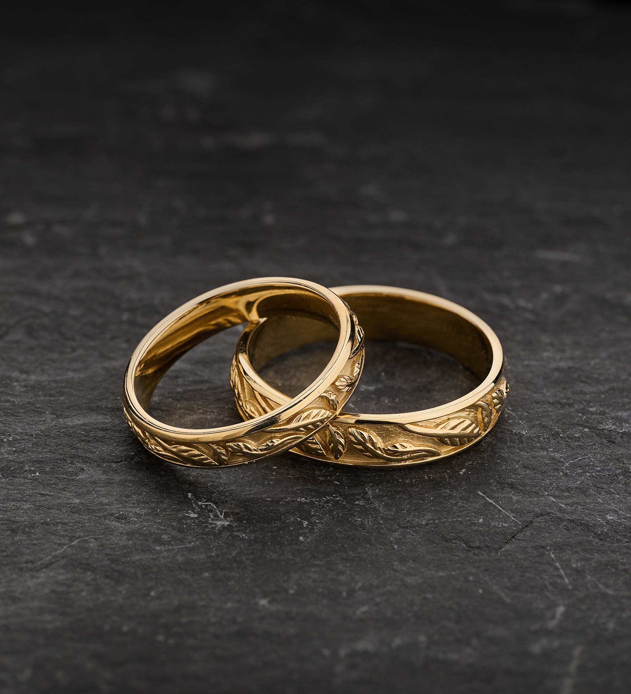 Couple Wedding Band Set in Leafy Design / Patricia - Eden Garden Jewelry™