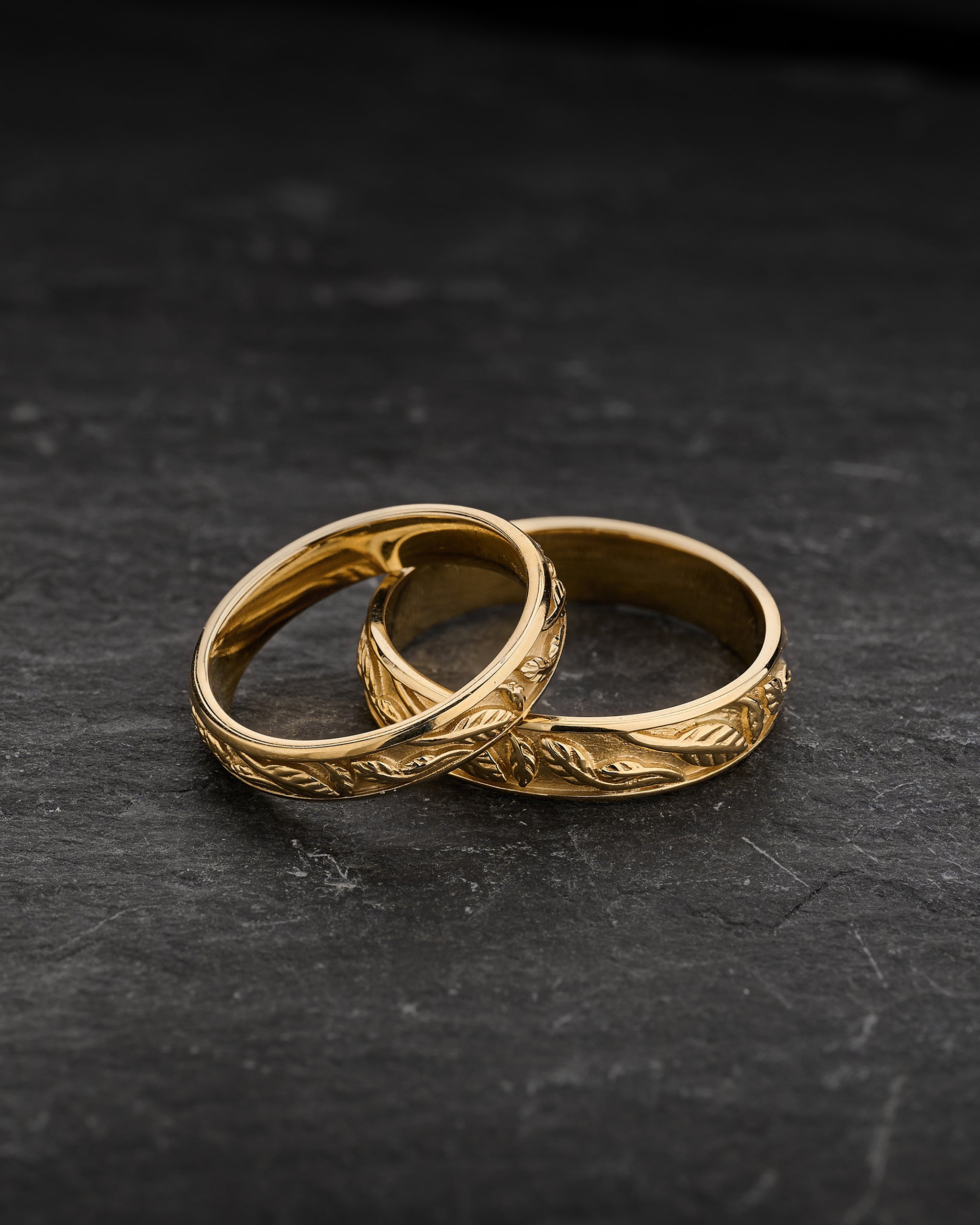 Couple Wedding Band Set in Leafy Design / Patricia - Eden Garden Jewelry™