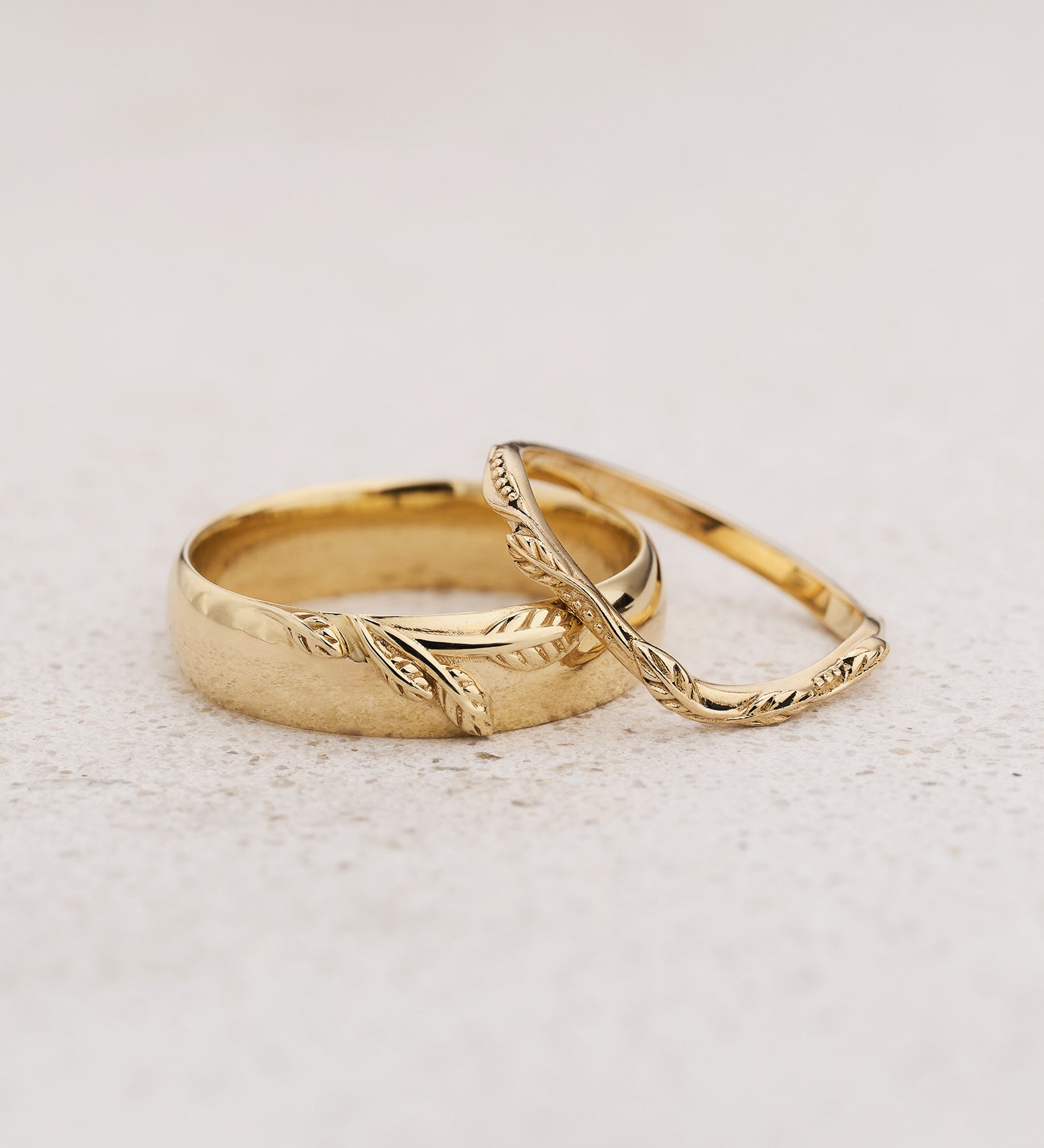 Wedding rings set for couples: sanblast finish band with branch for him, simple curved twig ring for her (Copy) - Eden Garden Jewelry™