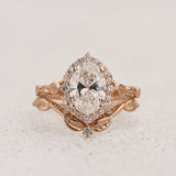Engagement Ring with Oval Diamond and Leaf Motifs / Florentina - Eden Garden Jewelry™