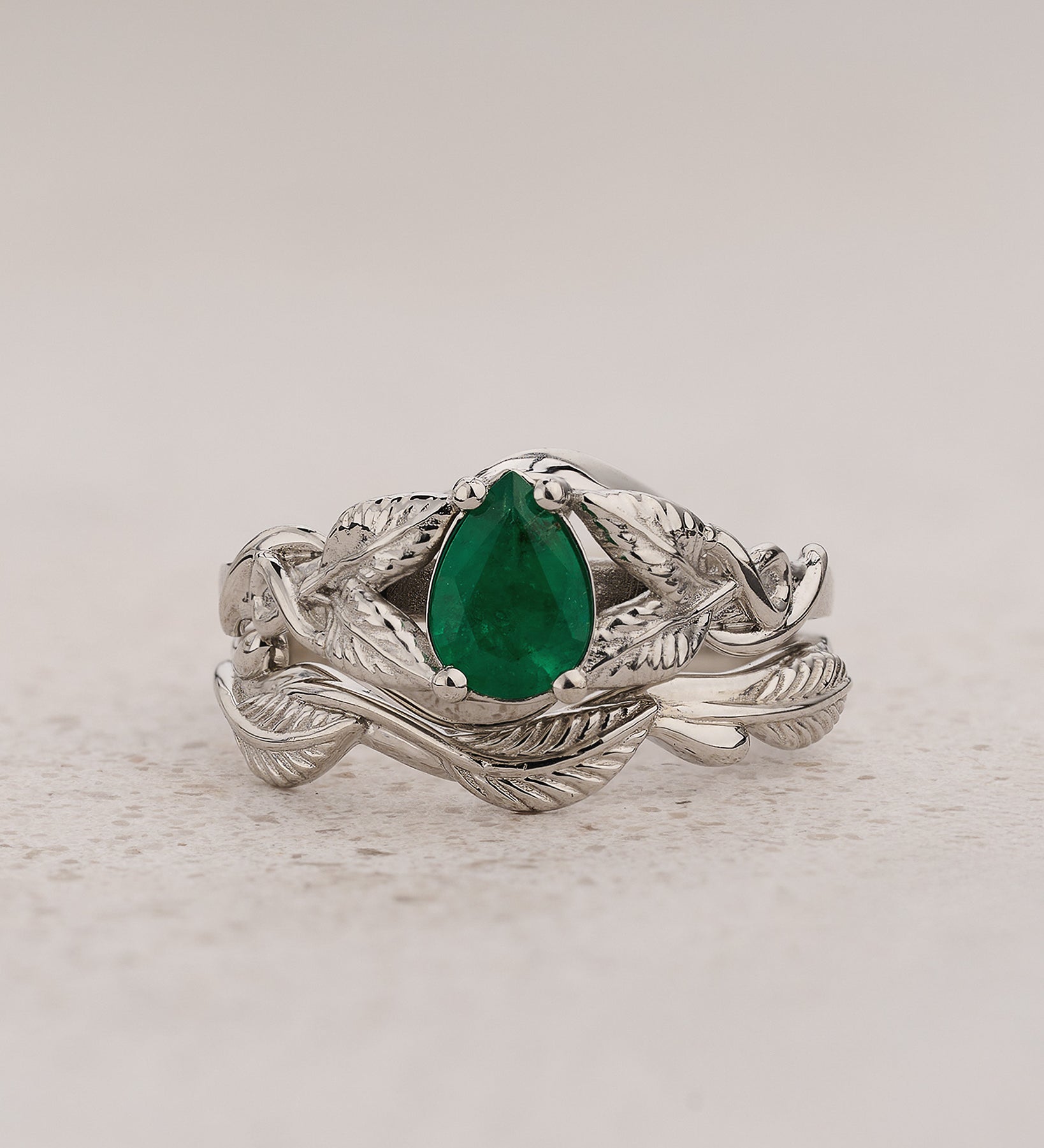Bridal Set with Pear-Cut Emerald and Leaf Motifs / Azalea - Eden Garden Jewelry™