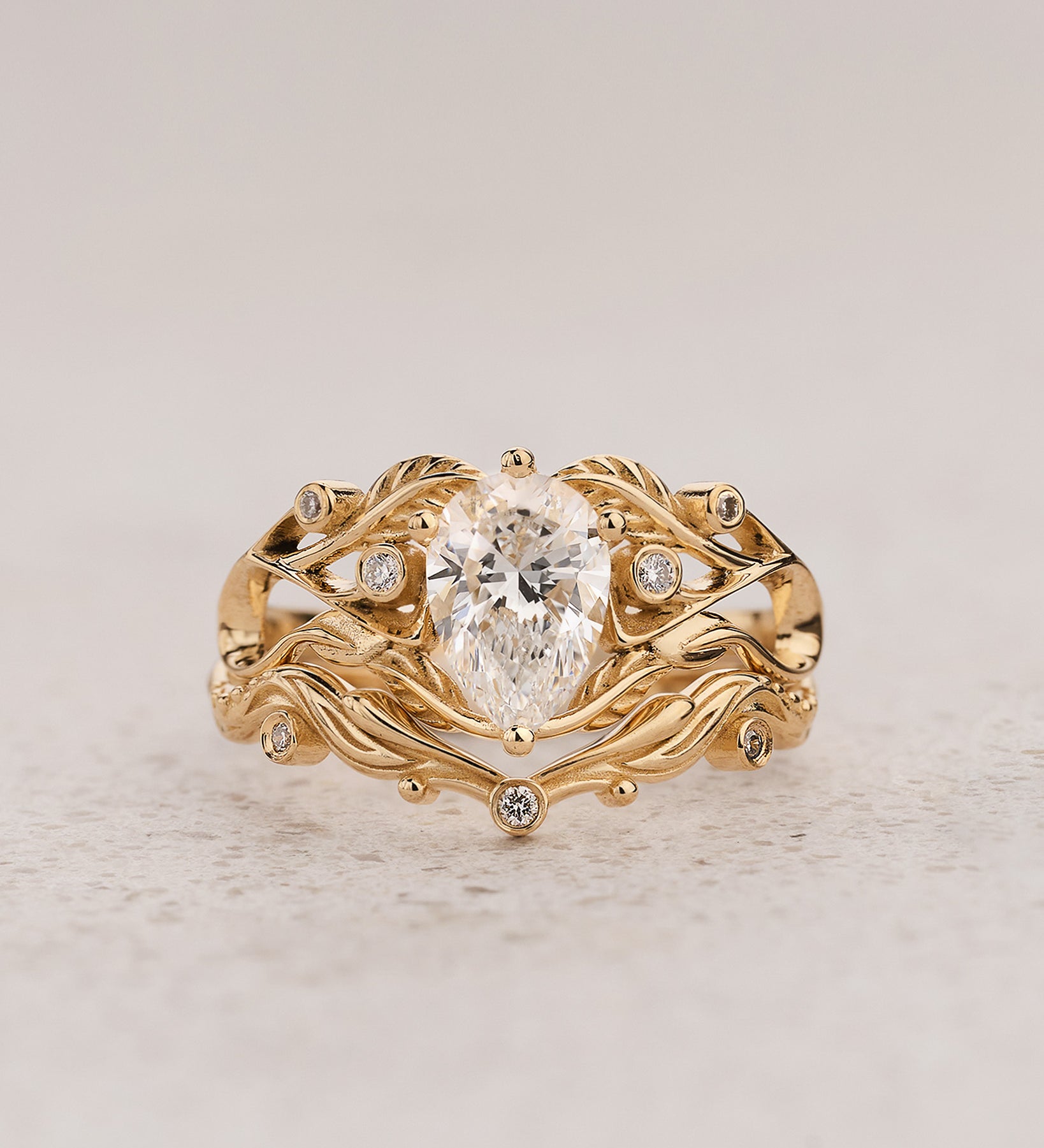 Art Nouveau Bridal Set with Pear-Cut Diamond / Callisto - Eden Garden Jewelry™