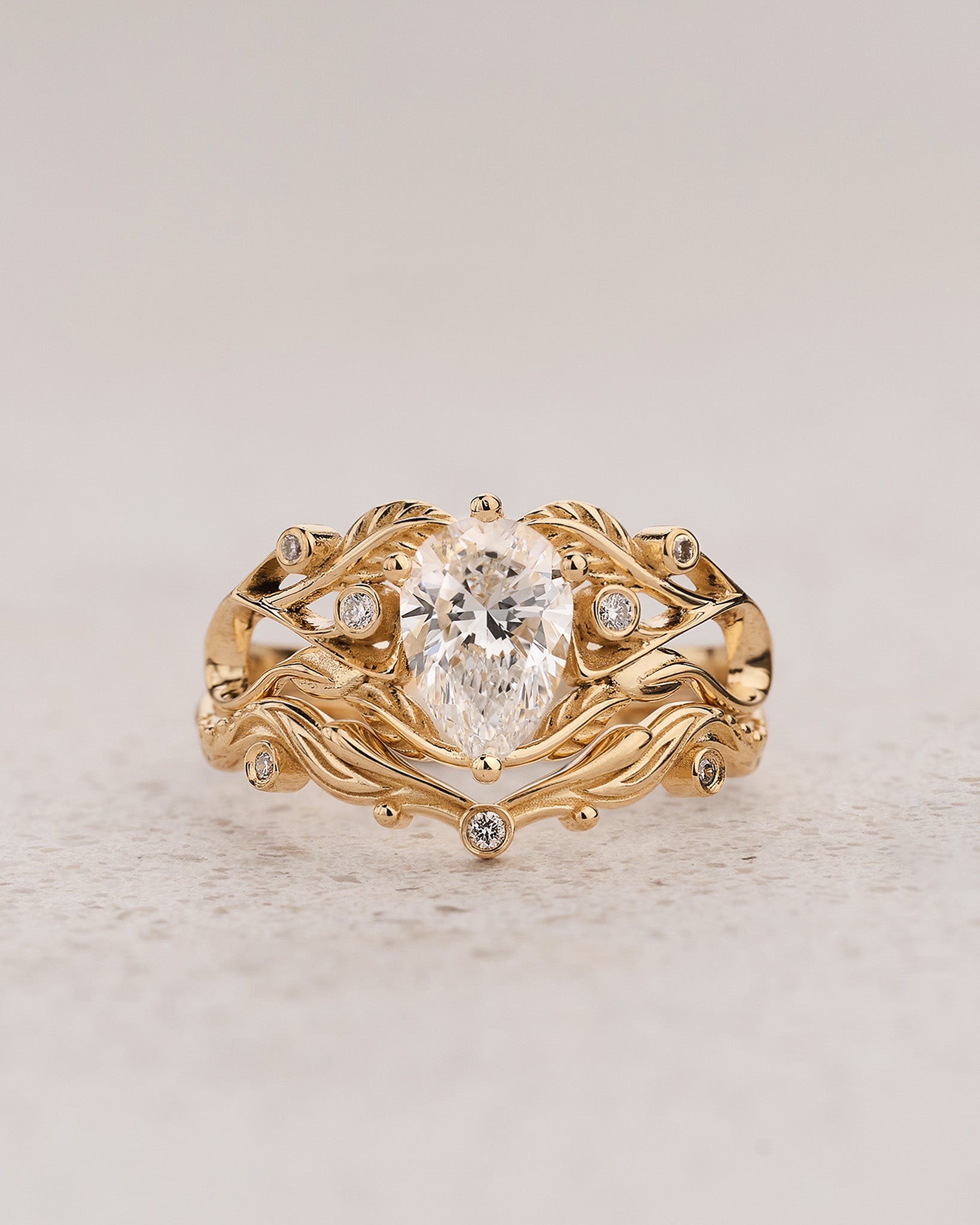 Art Nouveau Bridal Set with Pear-Cut Diamond / Callisto - Eden Garden Jewelry™