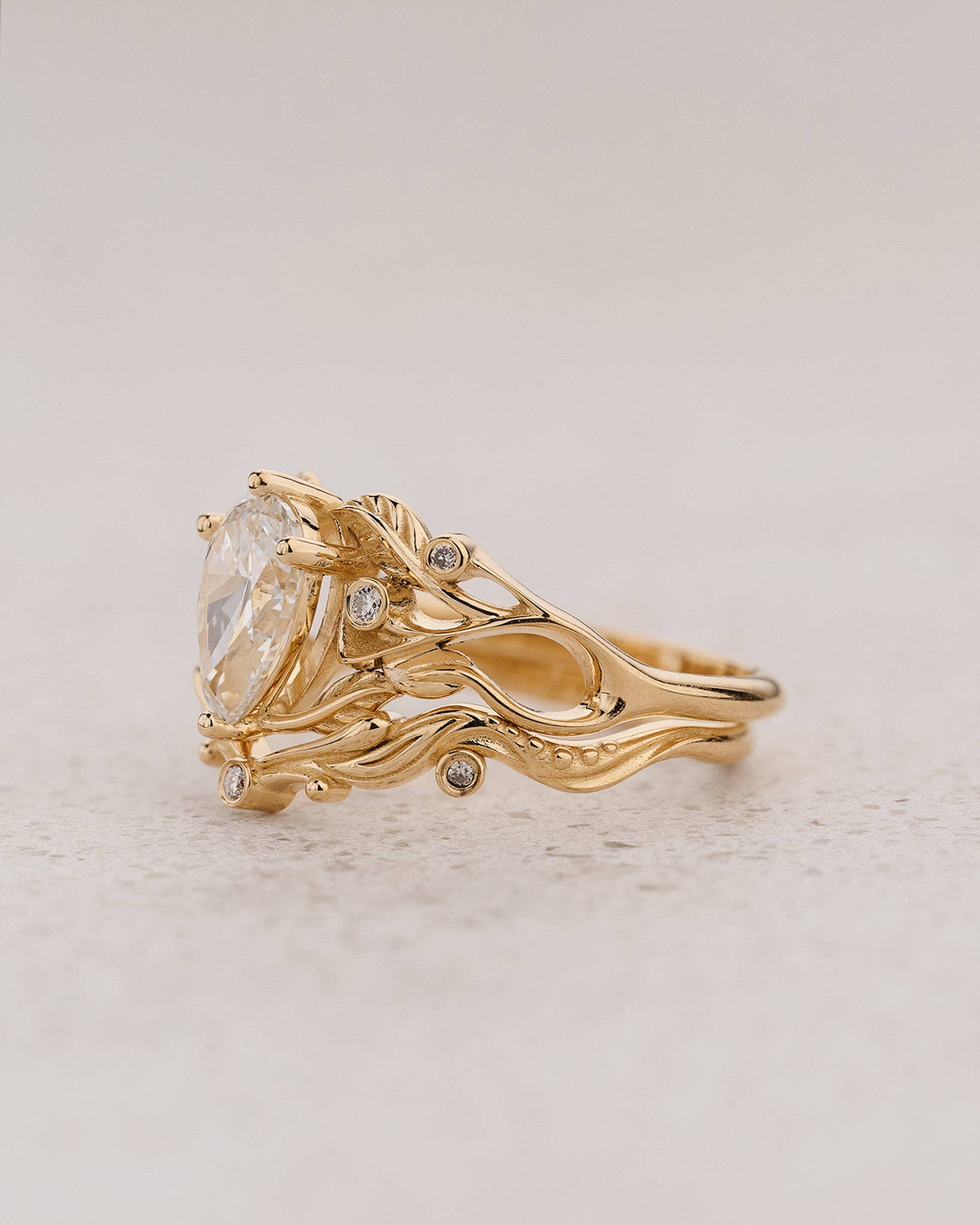Art Nouveau Bridal Set with Pear-Cut Diamond / Callisto - Eden Garden Jewelry™