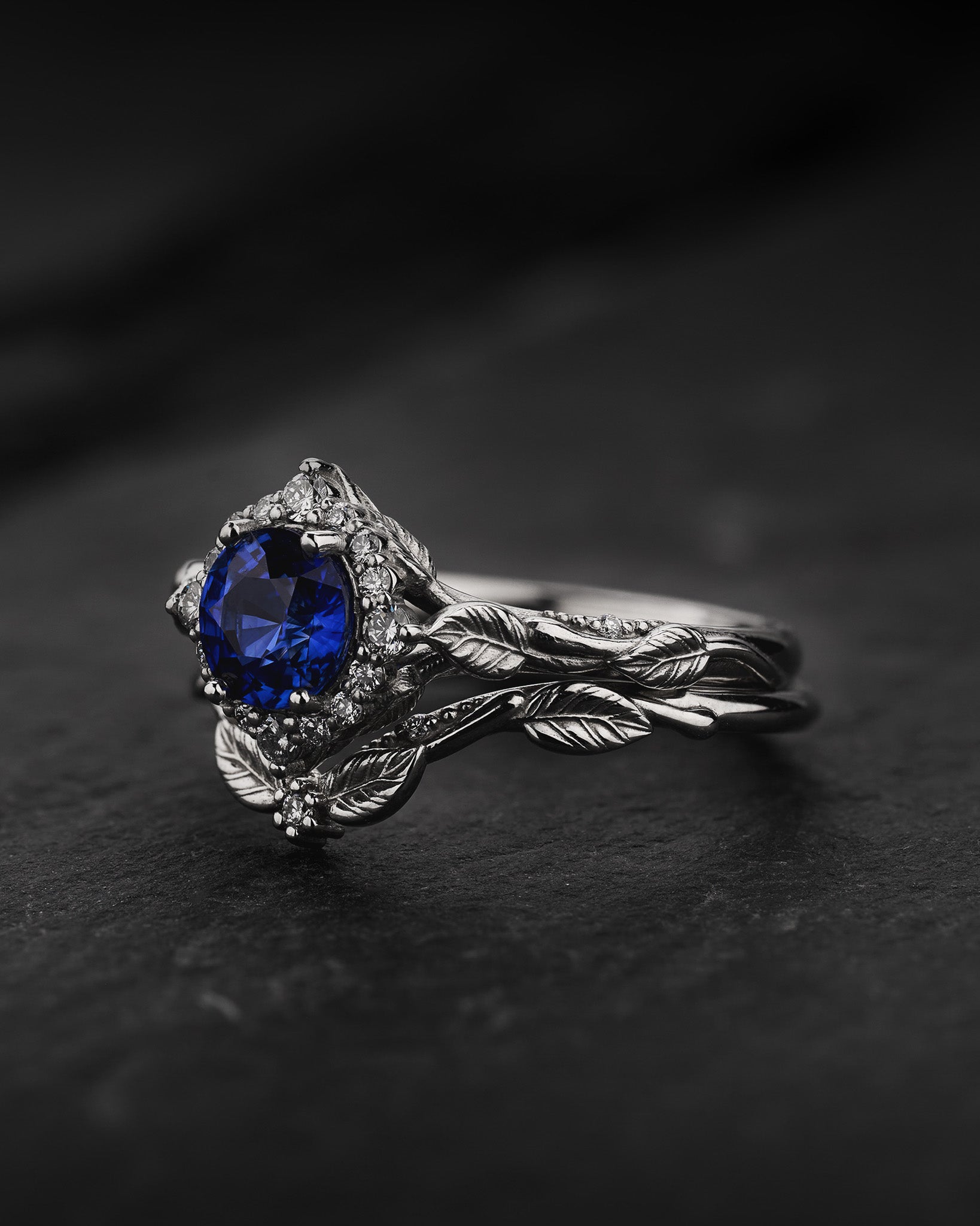 Timeless Bridal Set with Round Royal Blue Sapphire / Florentina - Eden Garden Jewelry™