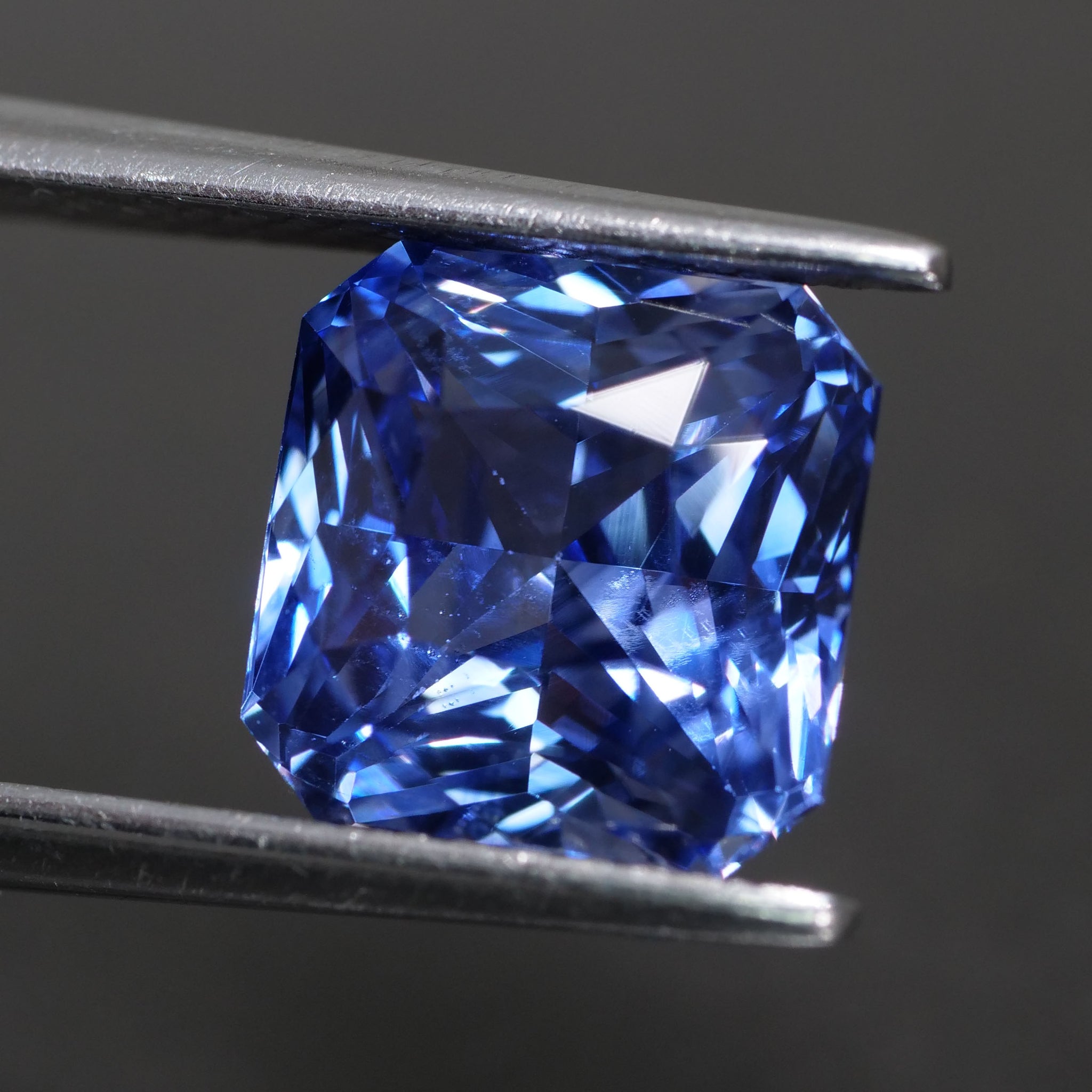 Blue Sapphire | natural, asscher cut, square shape, 8x8 mm, VVS, 3.3ct, Sri Lanka - Eden Garden Jewelry™
