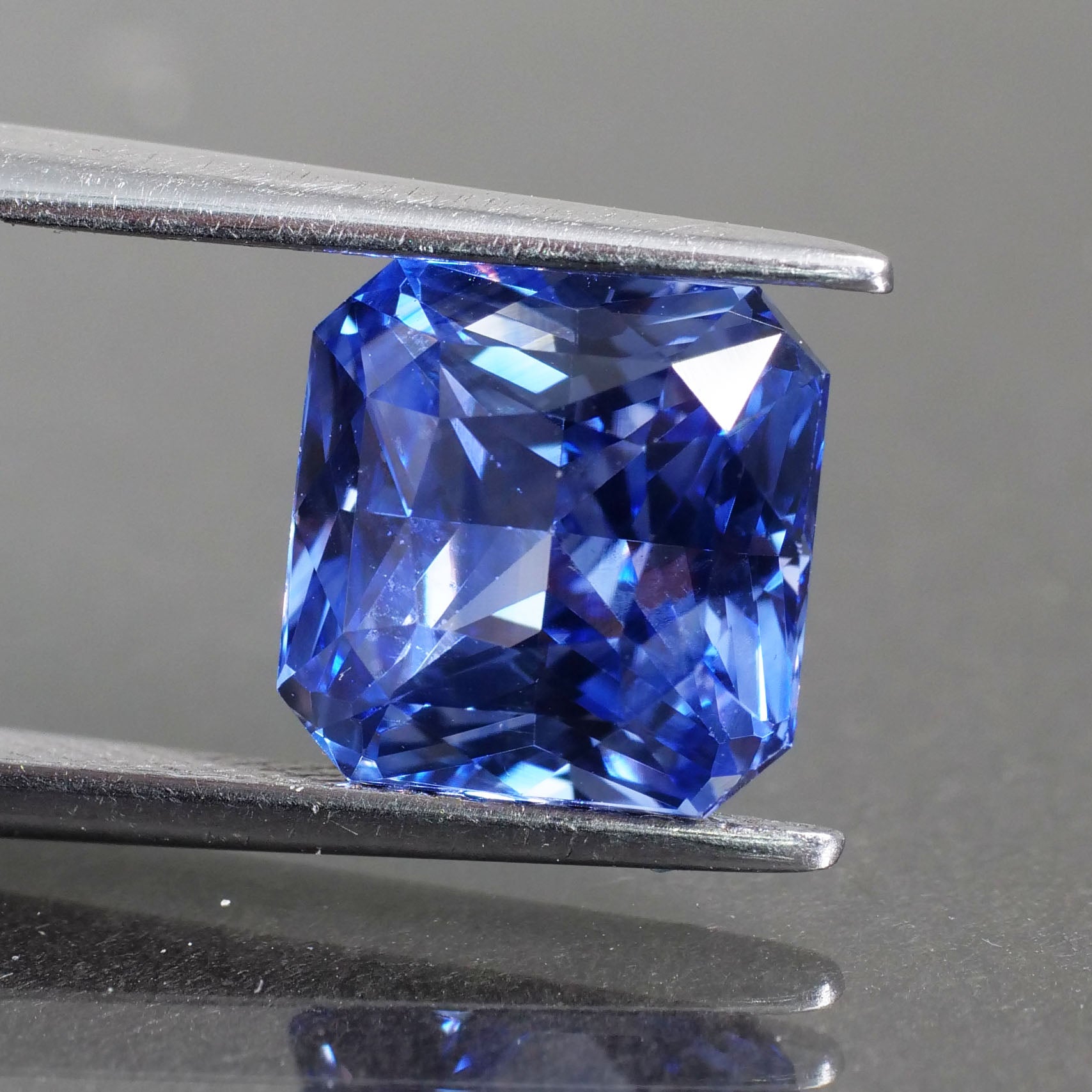 Blue Sapphire | natural, asscher cut, square shape, 8x8 mm, VVS, 3.3ct, Sri Lanka - Eden Garden Jewelry™