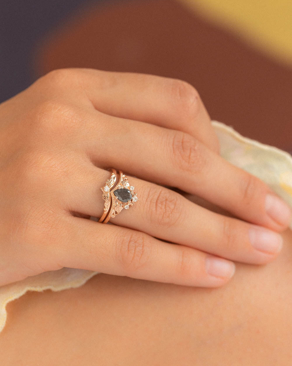 Pear cut salt & pepper diamond bridal ring set / Ariadne - Eden Garden Jewelry™