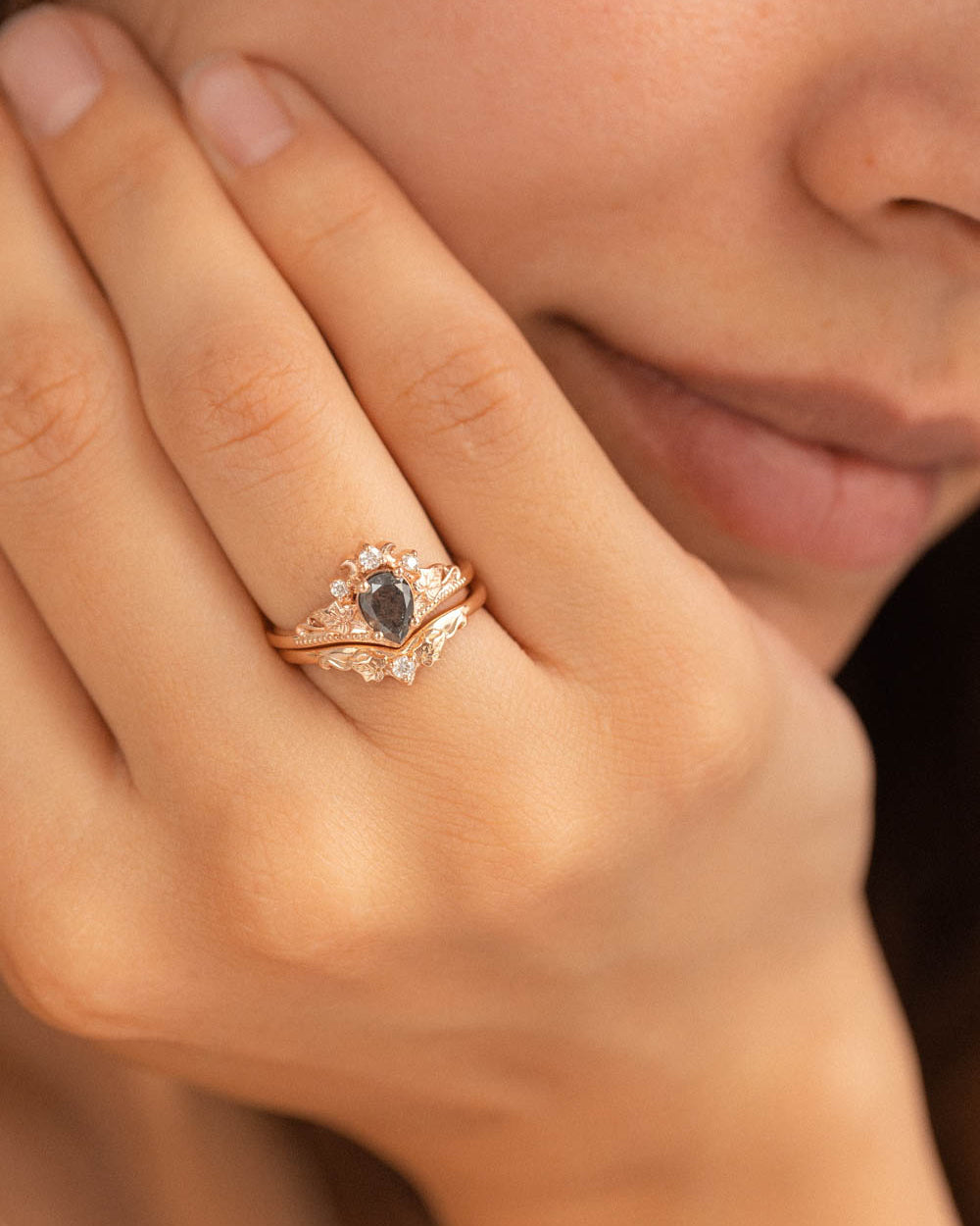 Pear cut salt & pepper diamond bridal ring set / Ariadne - Eden Garden Jewelry™