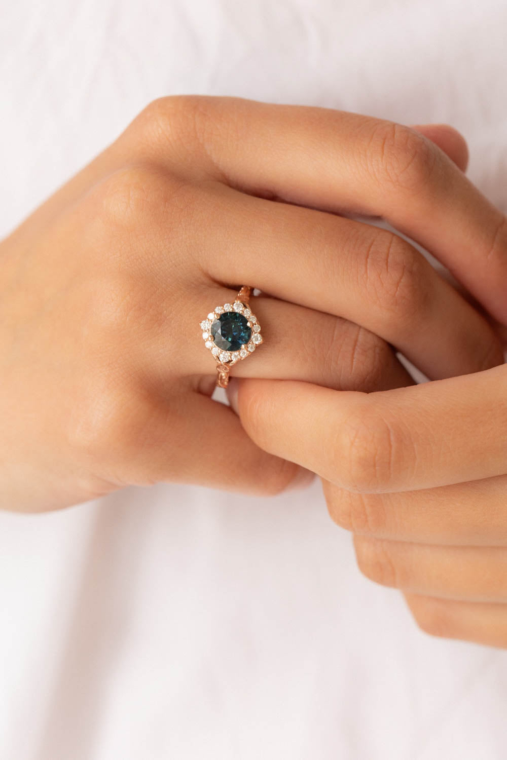Florentina | custom engagement ring with round cut gemstone 8 mm - Eden Garden Jewelry™