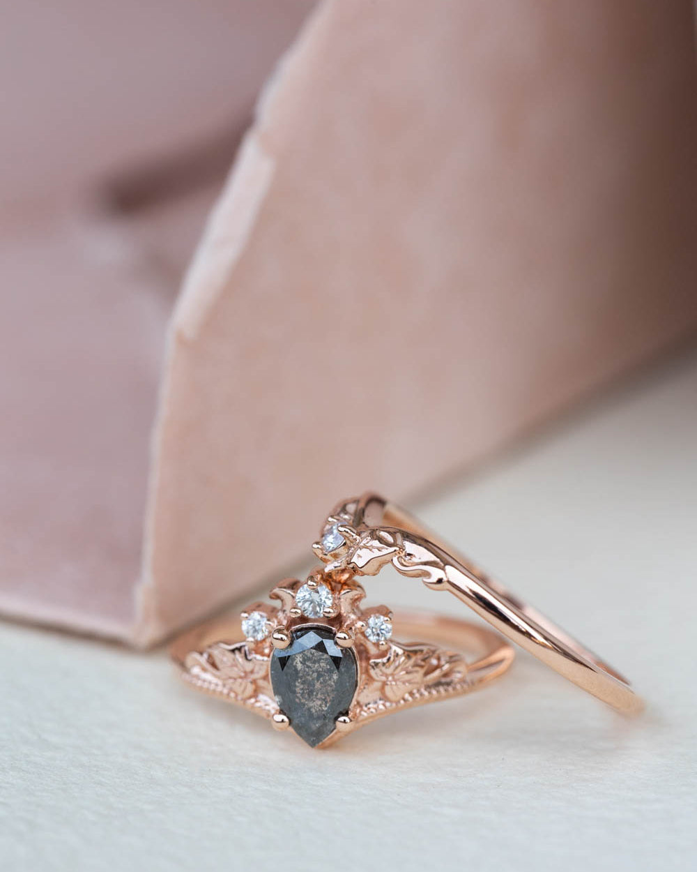 Pear cut salt & pepper diamond bridal ring set / Ariadne - Eden Garden Jewelry™