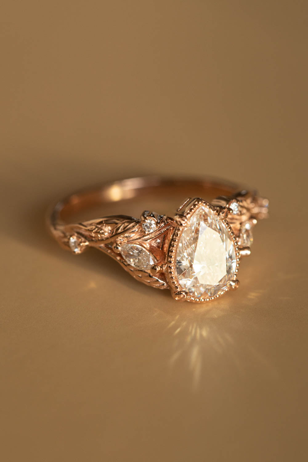 Patricia symmetric | custom bridal ring set for pear cut gemstone 8x6 mm - Eden Garden Jewelry™