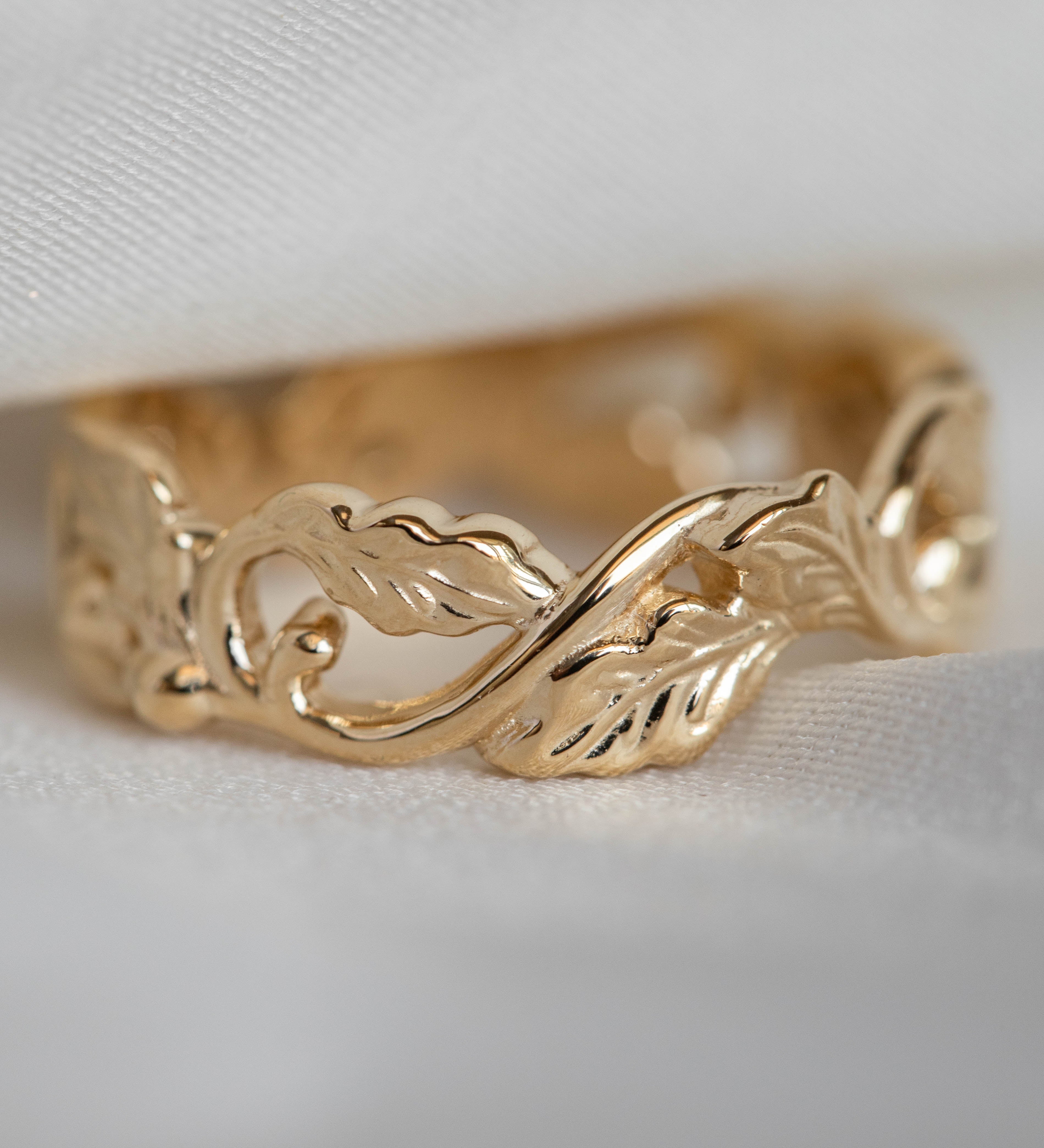 READY TO SHIP: Oak leaves and acorns wedding ring in 14K yellow gold, AVAILABLE RING SIZES - 5.5, 8.5 US - Eden Garden Jewelry™
