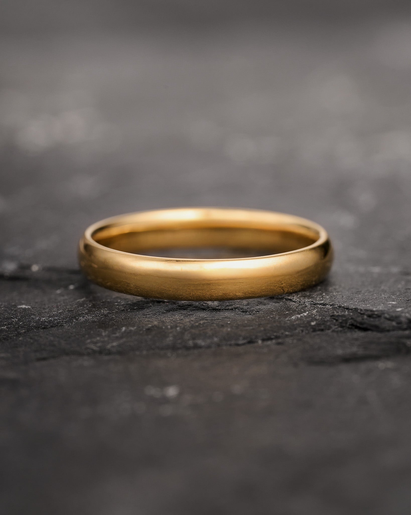 Classic gold wedding band, comfort fit ring, 4 mm width - Eden Garden Jewelry™