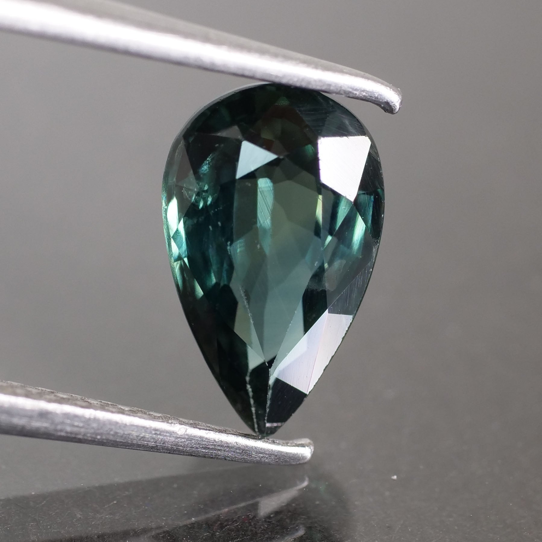Sapphire teal | natural, bluish green, pear cut 9x5.6 mm, VS 1.46 ct - Eden Garden Jewelry™