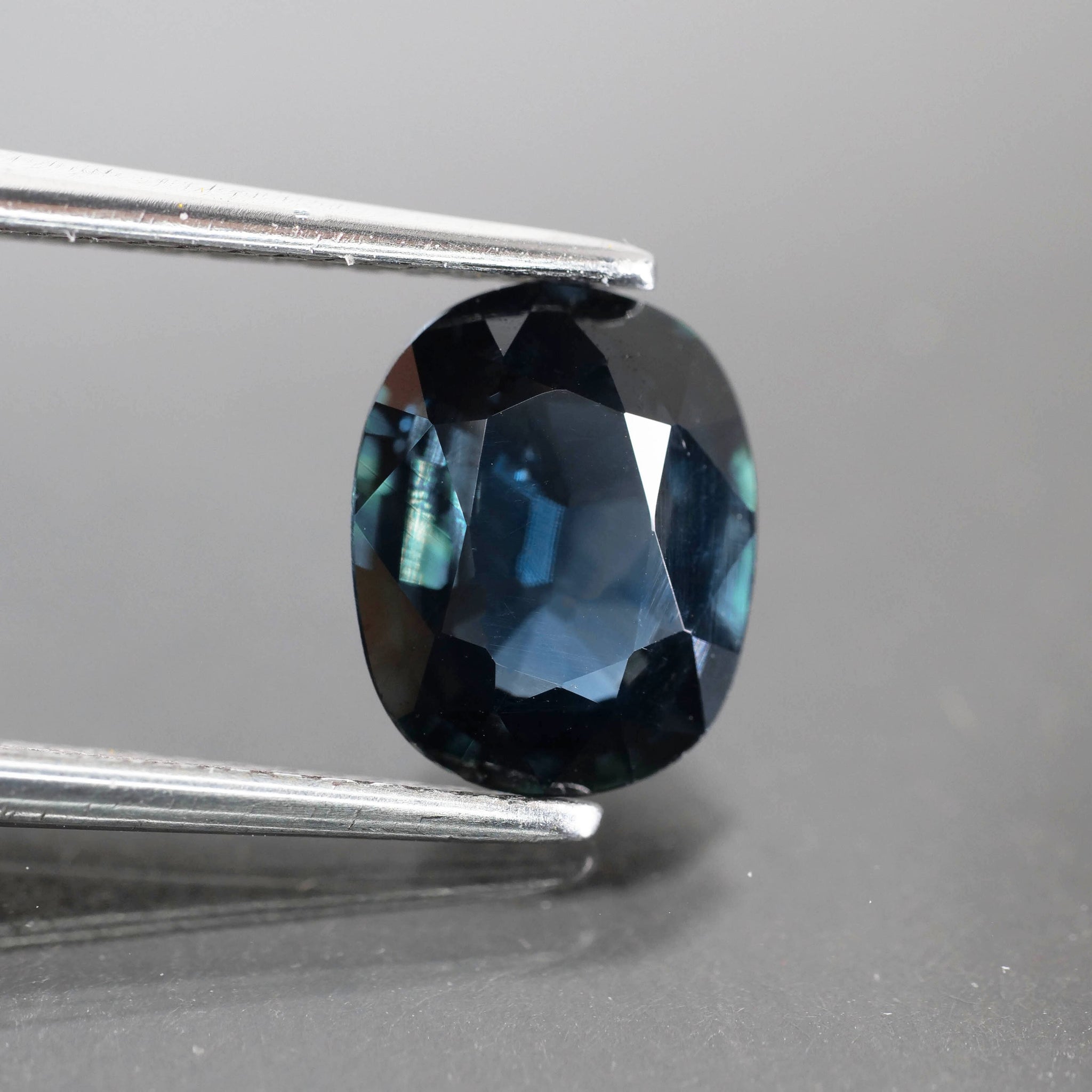 Sapphire | natural, dark blue, oval cut 8.3x6.6 mm, VS, 1.72ct, Madagascar - Eden Garden Jewelry™