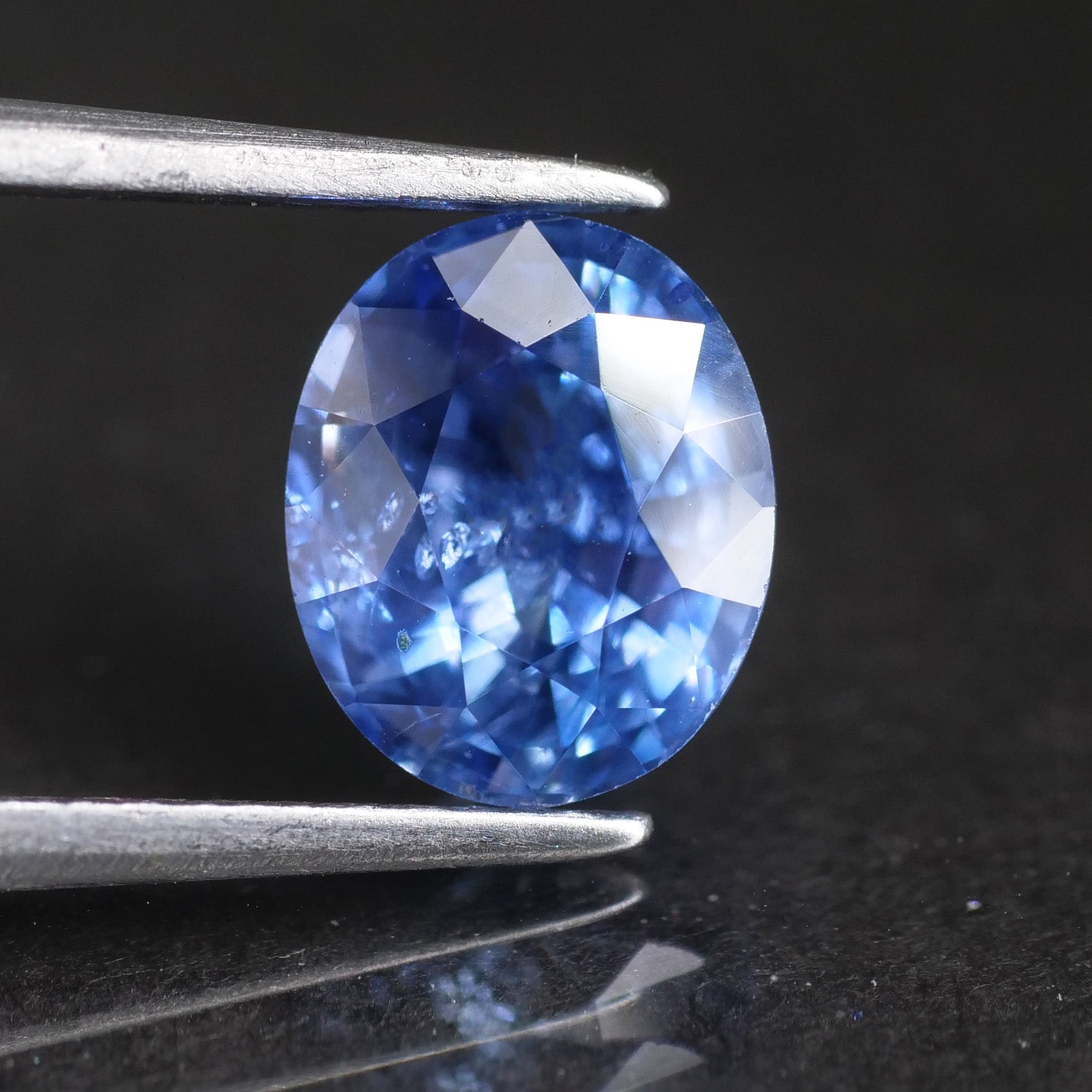 Sapphire ceylon | natural, blue, oval cut 7.5x6.2 mm, SI , 1.83ct, Sri Lanka - Eden Garden Jewelry™