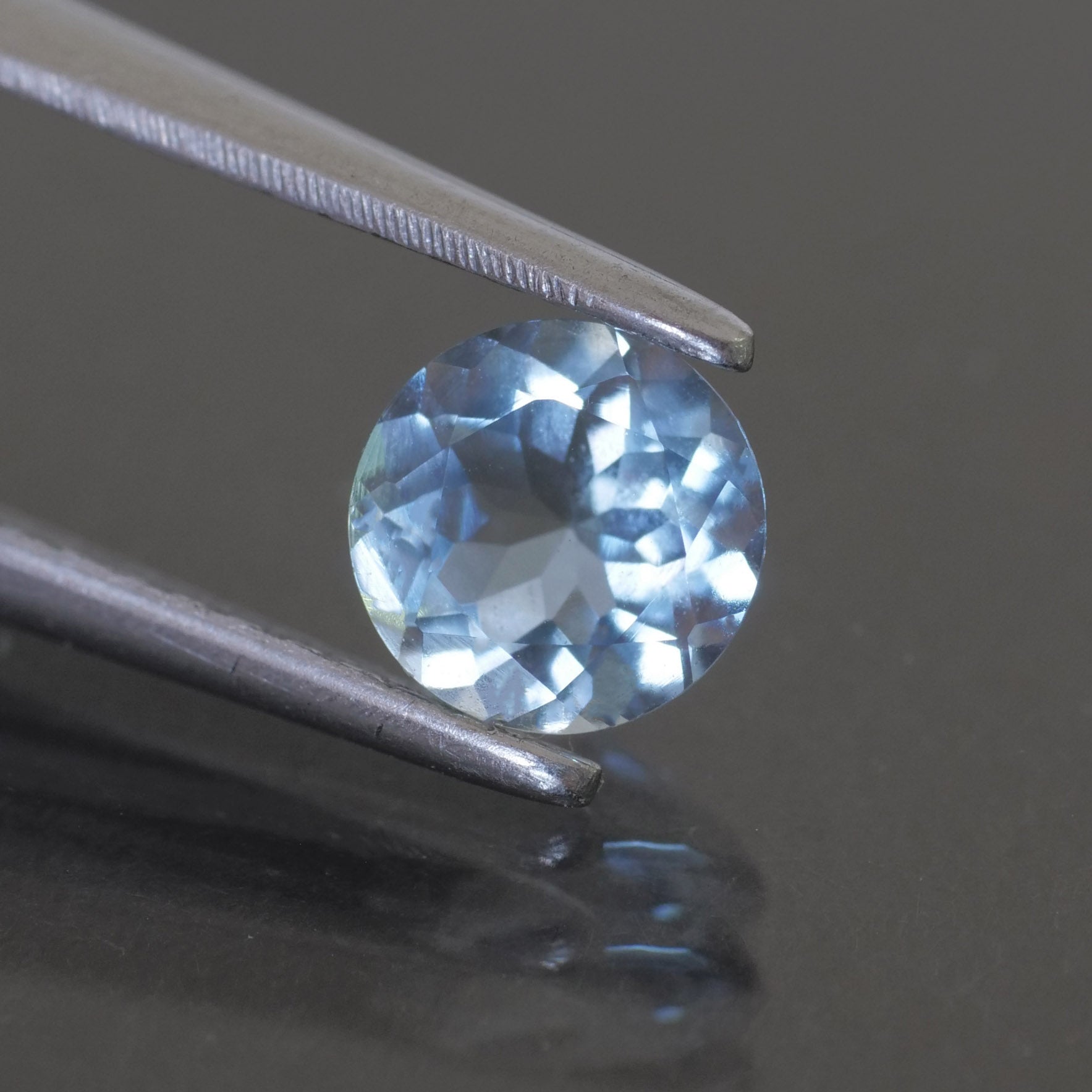 Aquamarine | round cut 5mm, 0.5ct. VVS clarity - Eden Garden Jewelry™