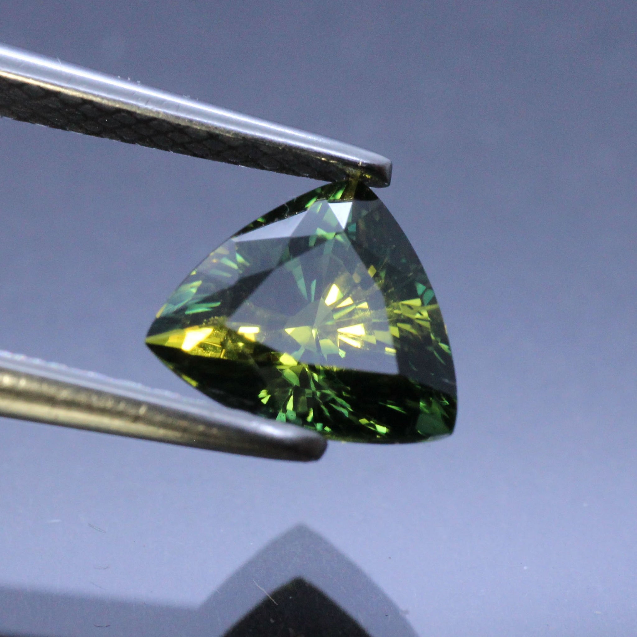 Sapphire | natural, bi-color, yellow and green, trillion cut 7x6, 1.25 ct, Madagascar - Eden Garden Jewelry™