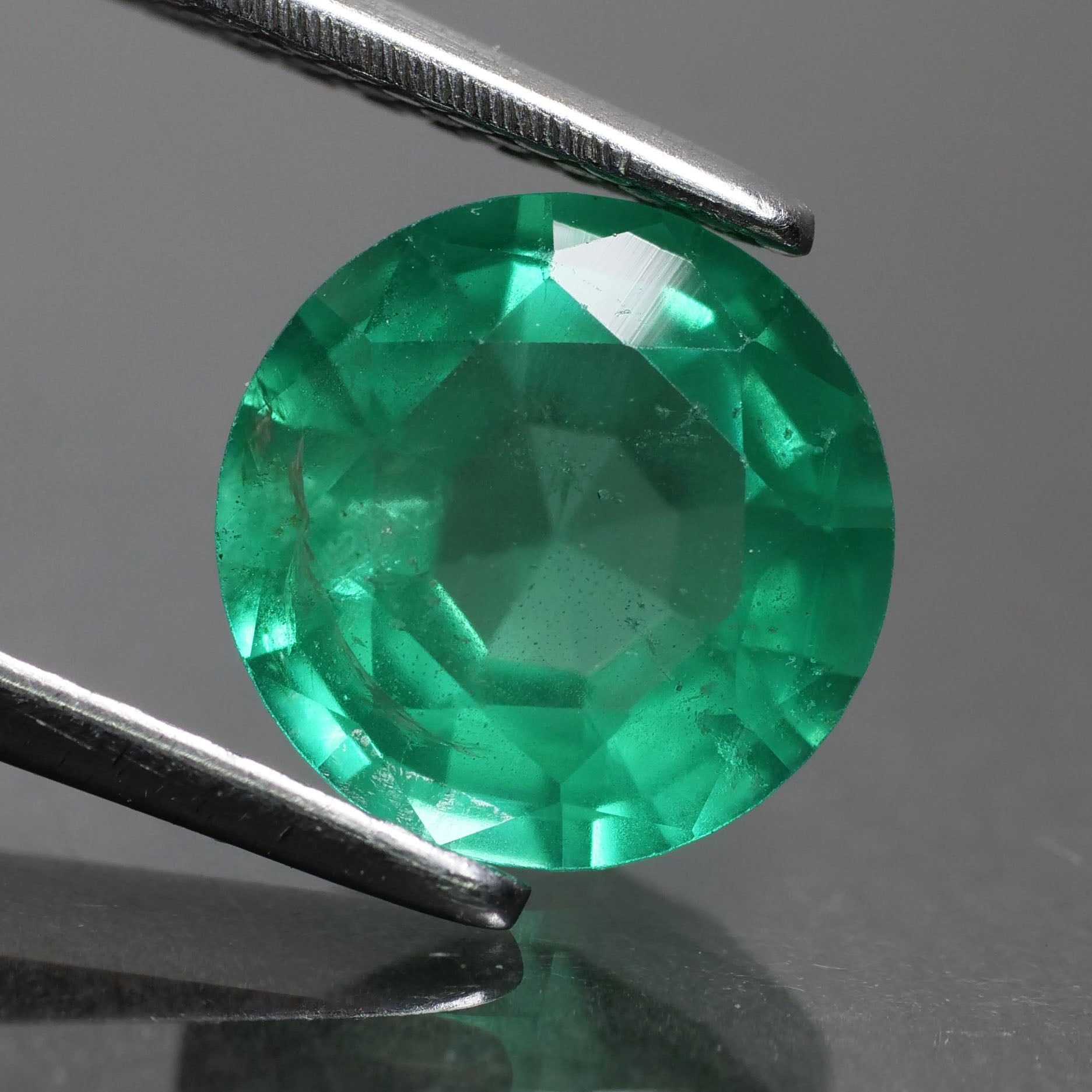 Emerald | green, natural, round cut 7.5mm, AAAA quality, Zambia, 1.45 ct - Eden Garden Jewelry™