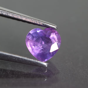 Sapphire opalescent | natural, pinkish purple, heart cut 5x5mm, SI1 0.59ct - Eden Garden Jewelry™