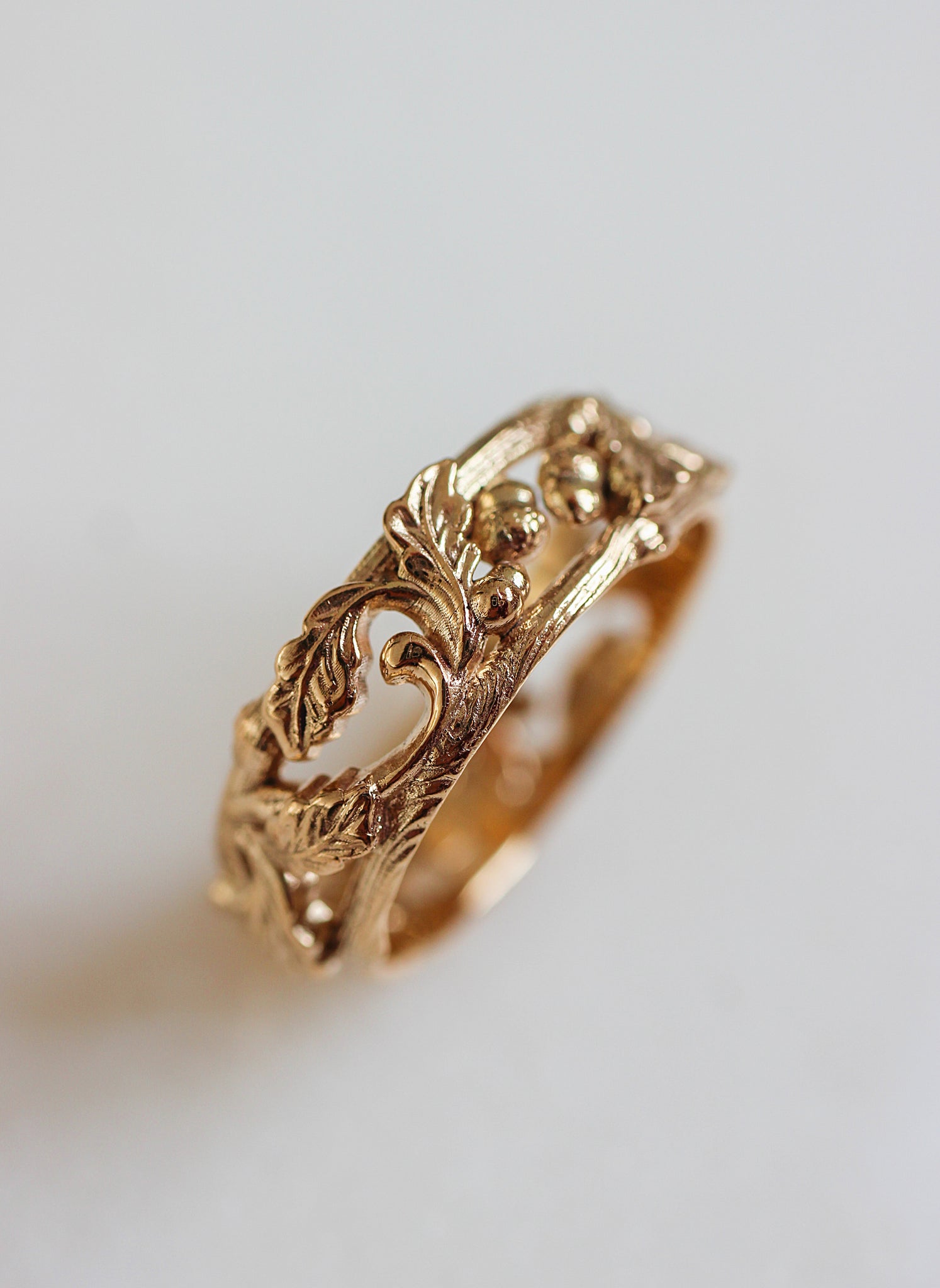 Oak leaves and acorns ring, wedding band for man - Eden Garden Jewelry™