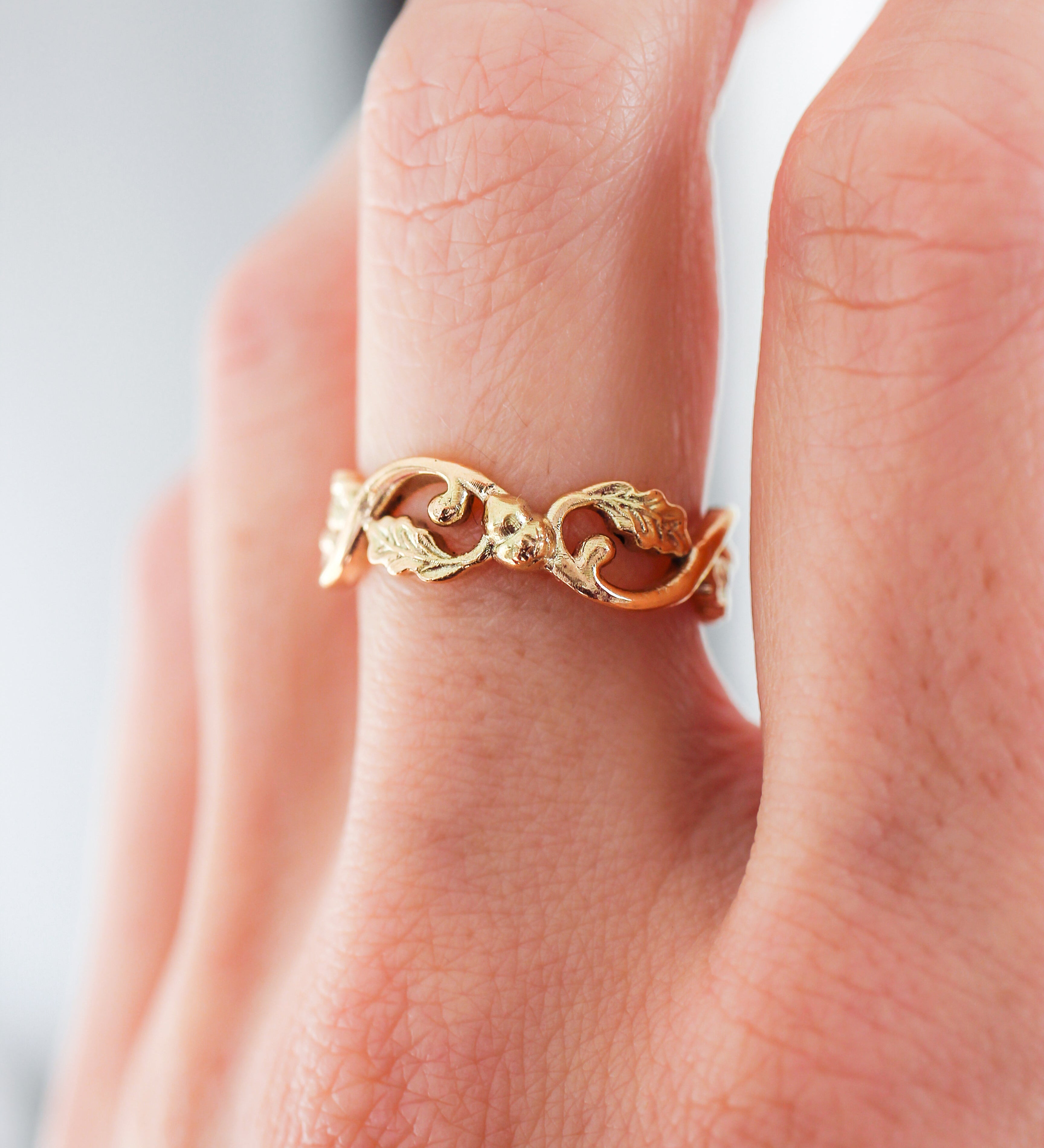 Oak leaves wedding band, ring for her, option 1 - Eden Garden Jewelry™