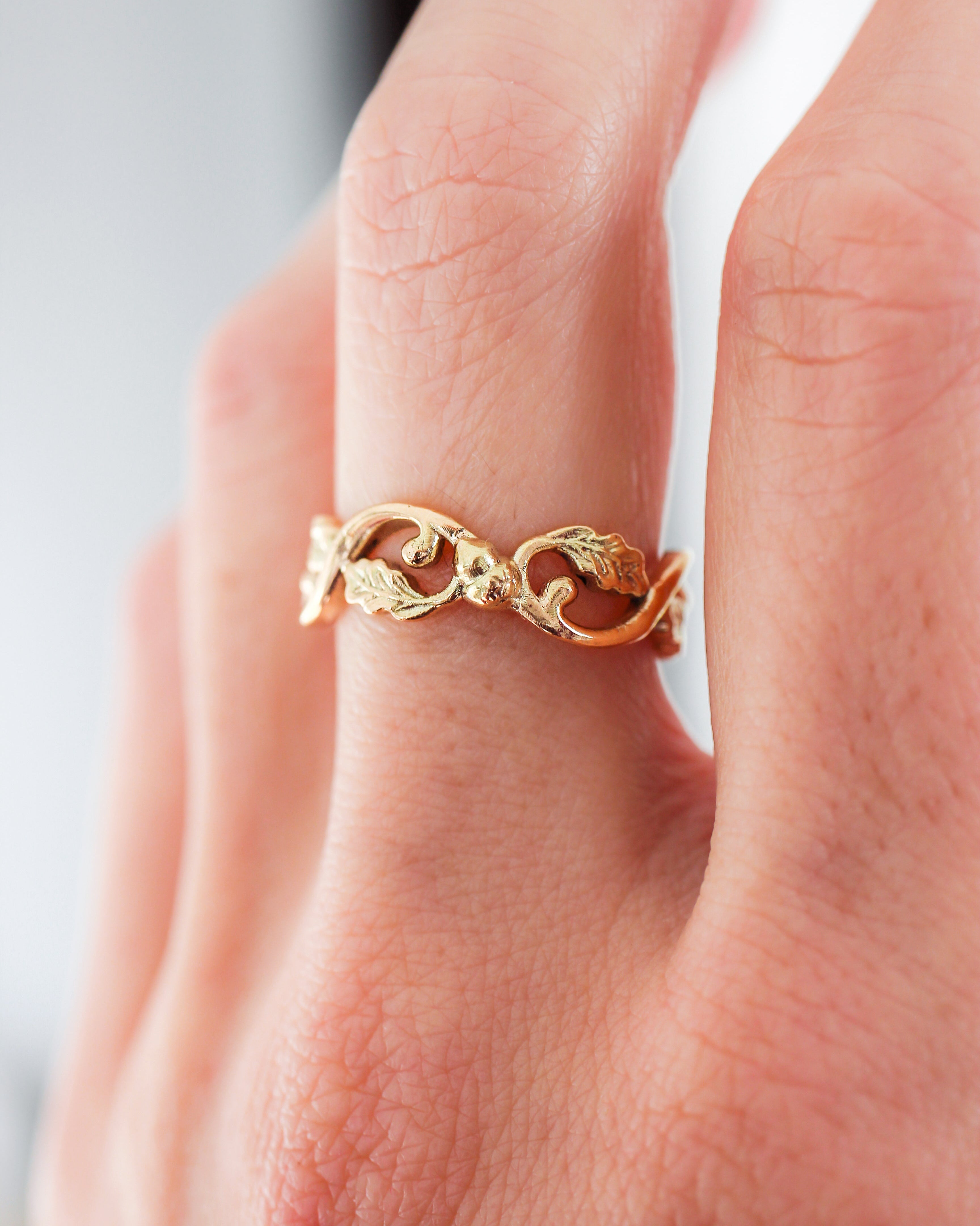 Oak leaves wedding band, ring for her, option 1 - Eden Garden Jewelry™