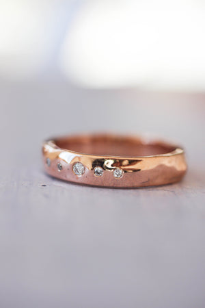 Organic wedding band with five diamonds, unisex ring - Eden Garden Jewelry™
