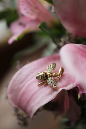 Gold bee pendant - Eden Garden Jewelry™